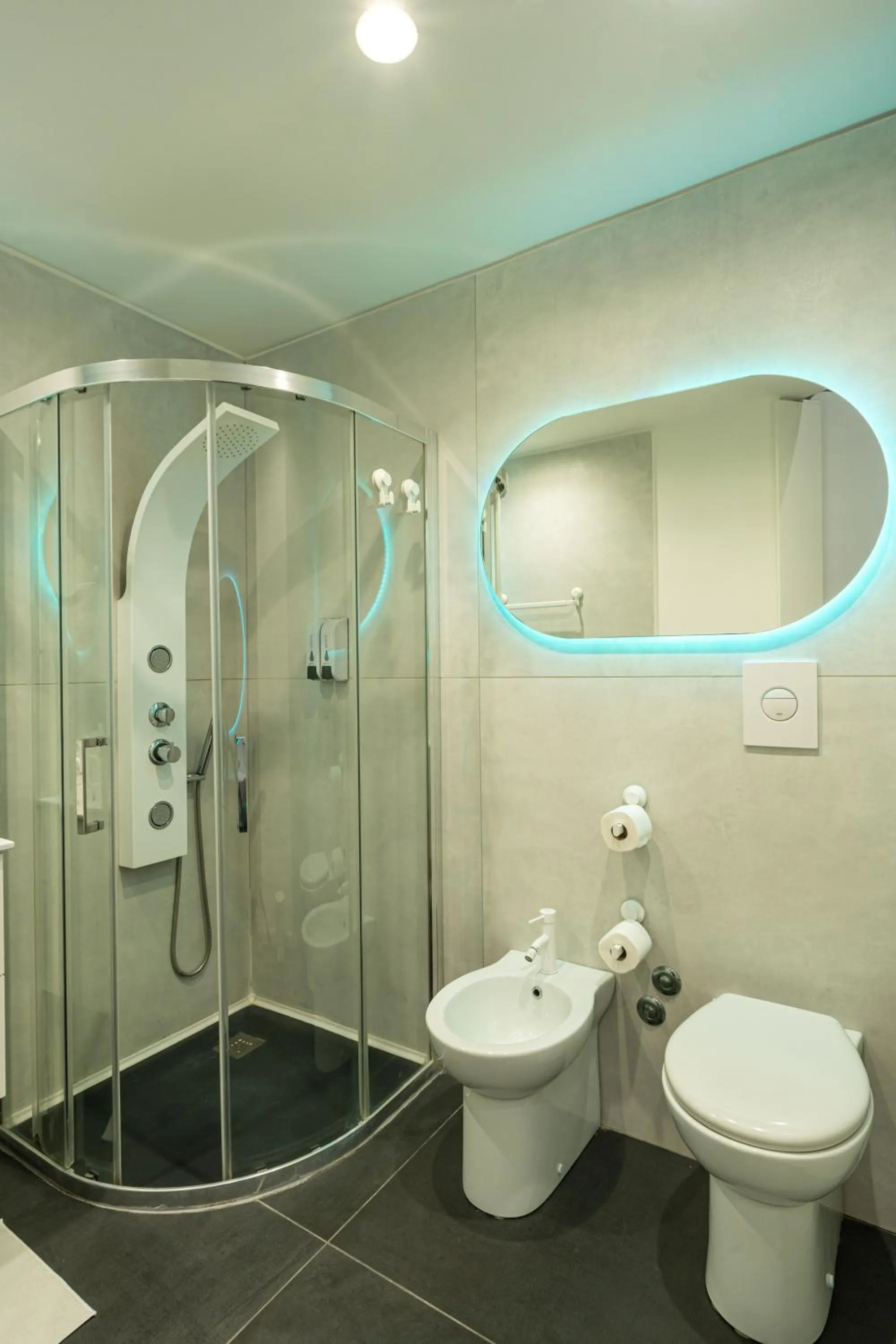 Shower in Skyhouse Duomo