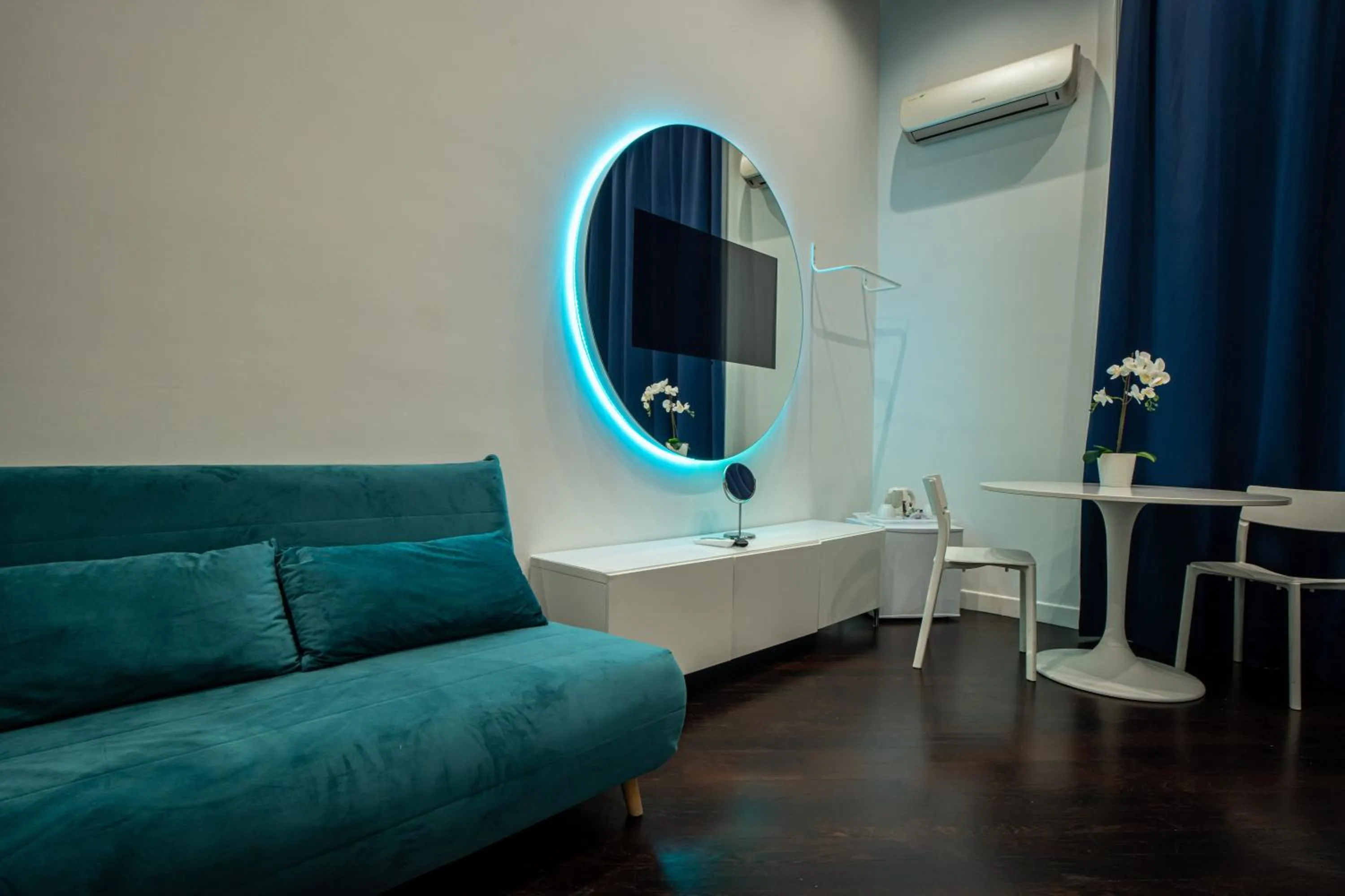 TV and multimedia in Skyhouse Duomo