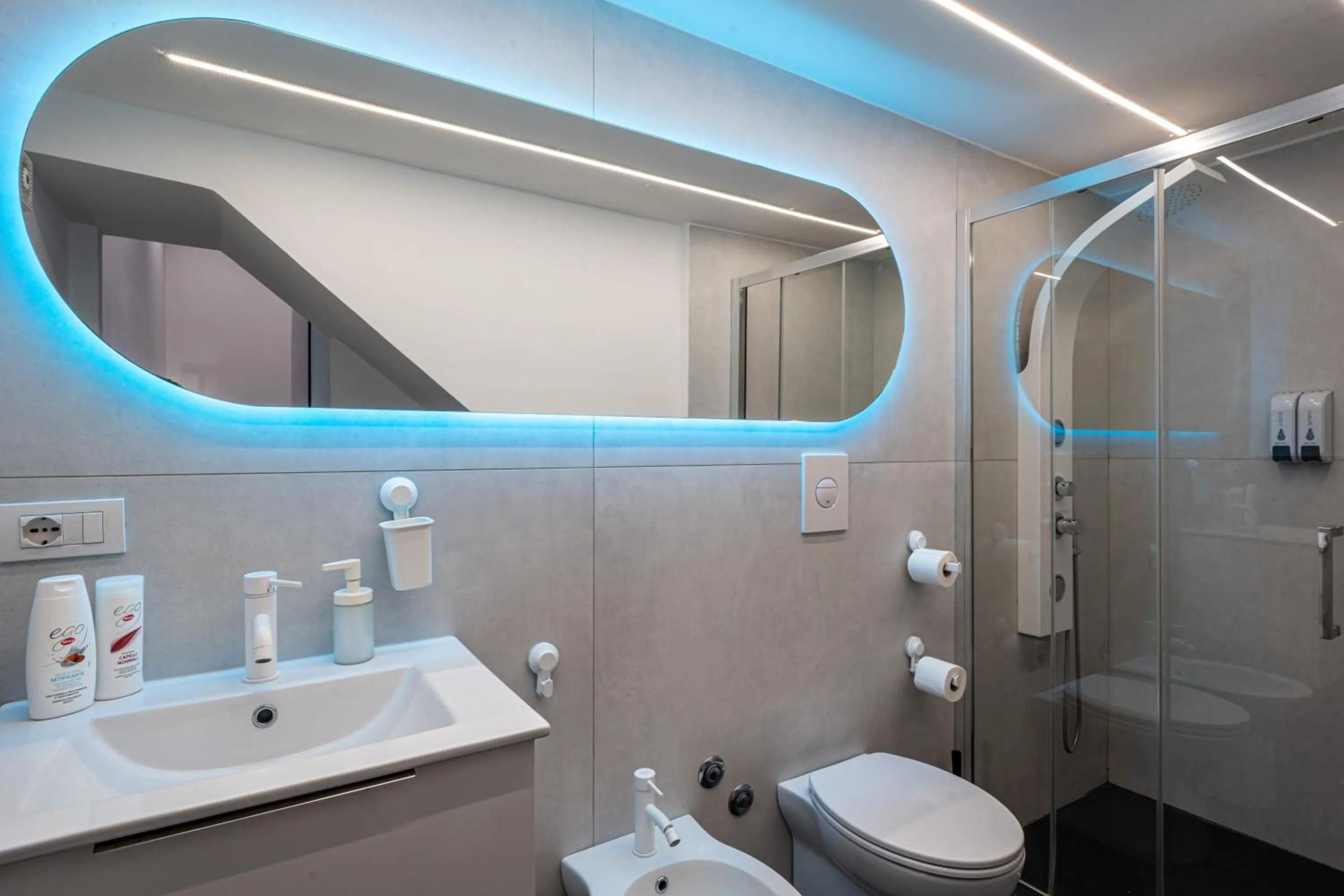 Shower in Skyhouse Duomo