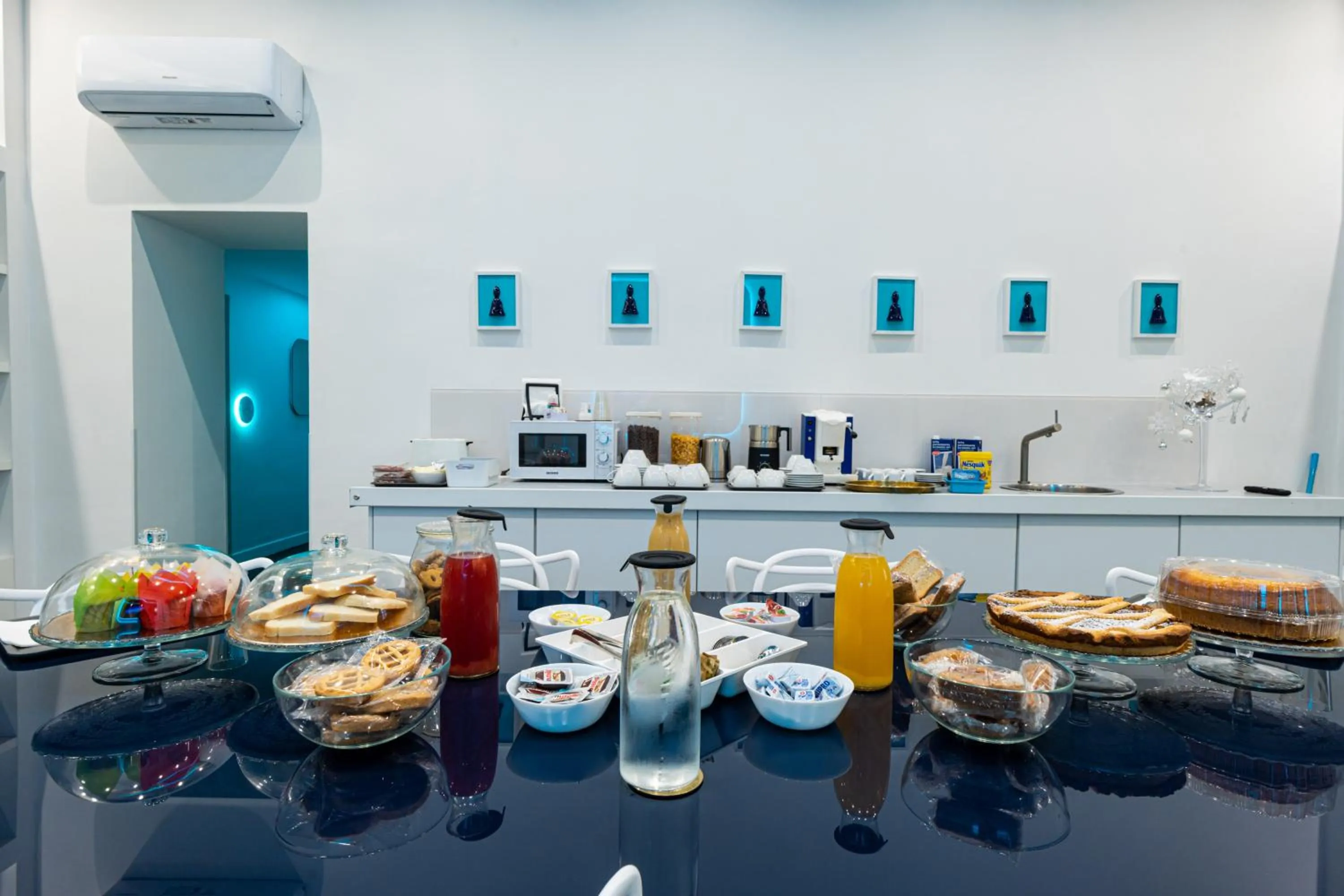 Food and drinks in Skyhouse Duomo