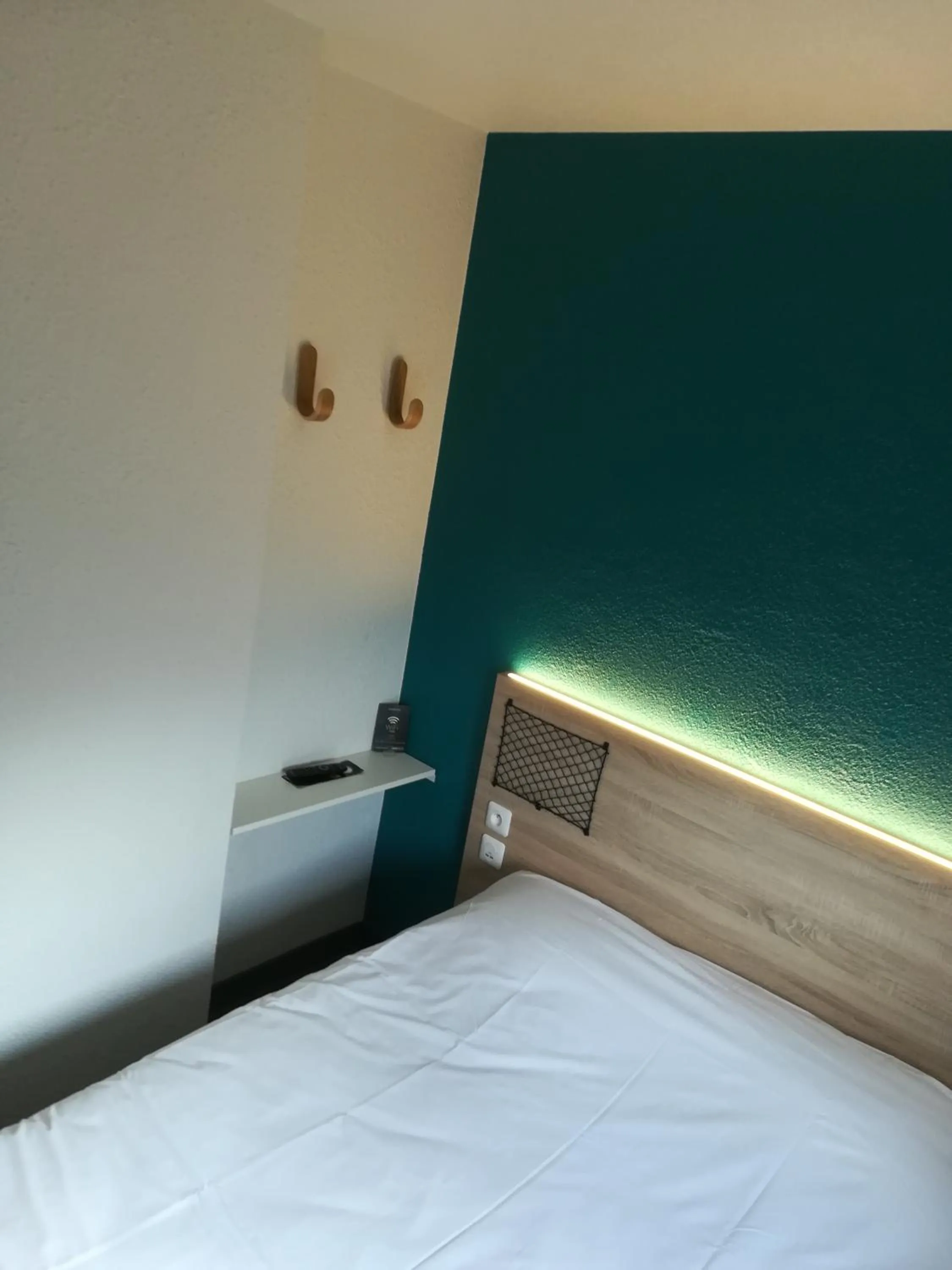 Photo of the whole room, Bed in hotelF1 Avignon Centre Courtine gare TGV