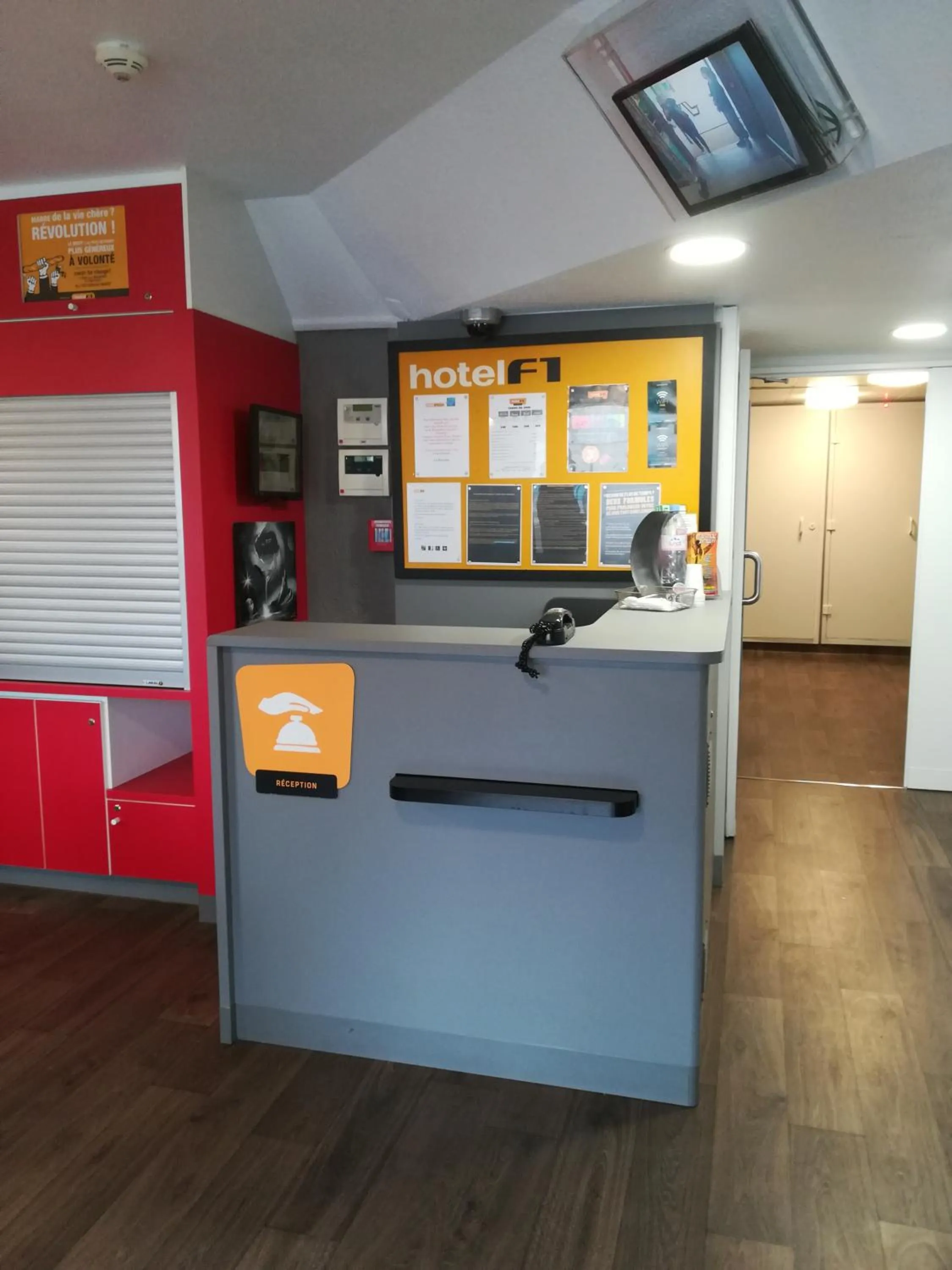 Lobby or reception in hotelF1 Avignon Centre Courtine gare TGV