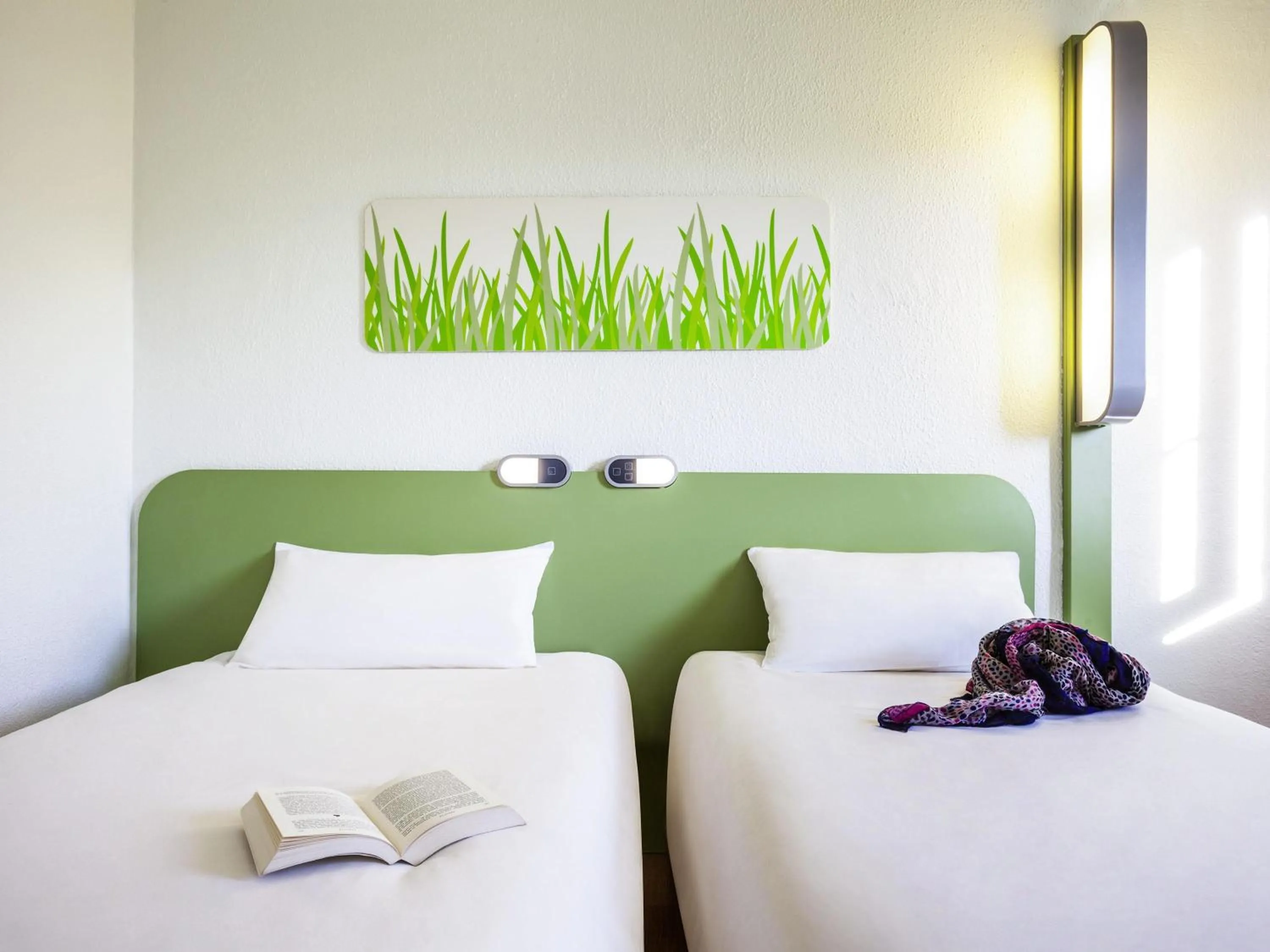 Bedroom, Bed in ibis budget Orange Centre