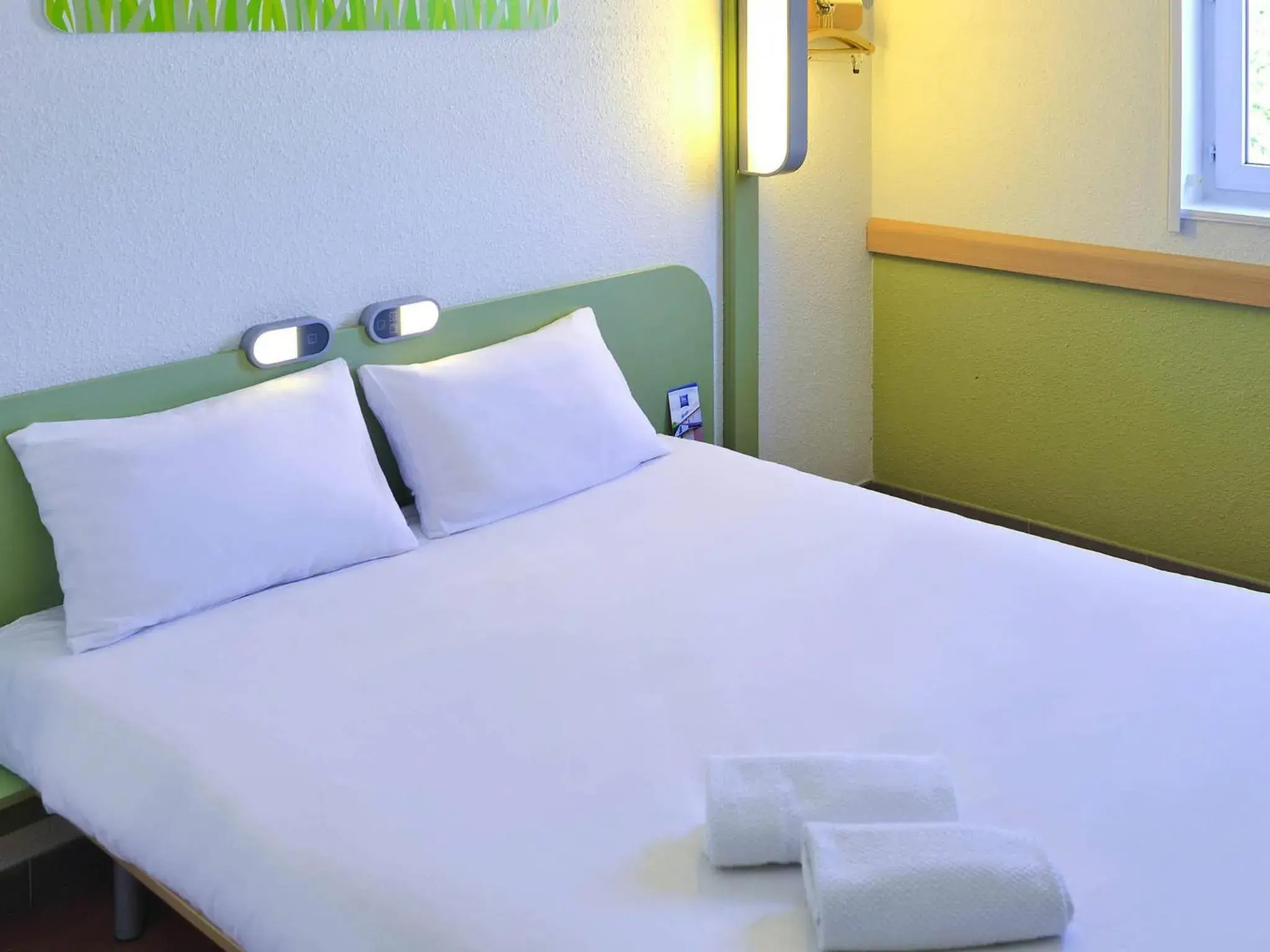 Standard Double Room in ibis budget Orange Centre Standard Double Room in ibis budget Orange Centre