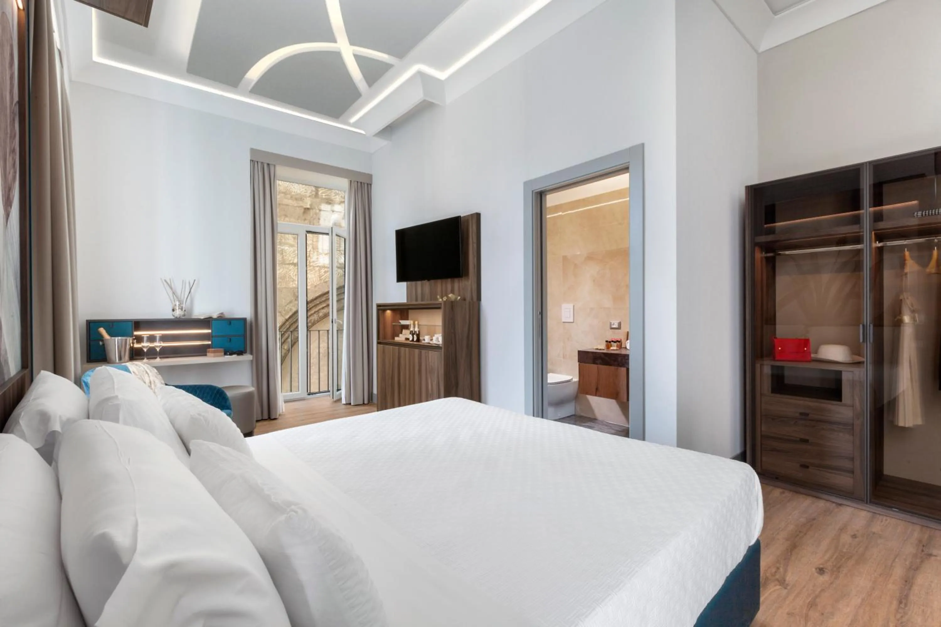 Elys Suites