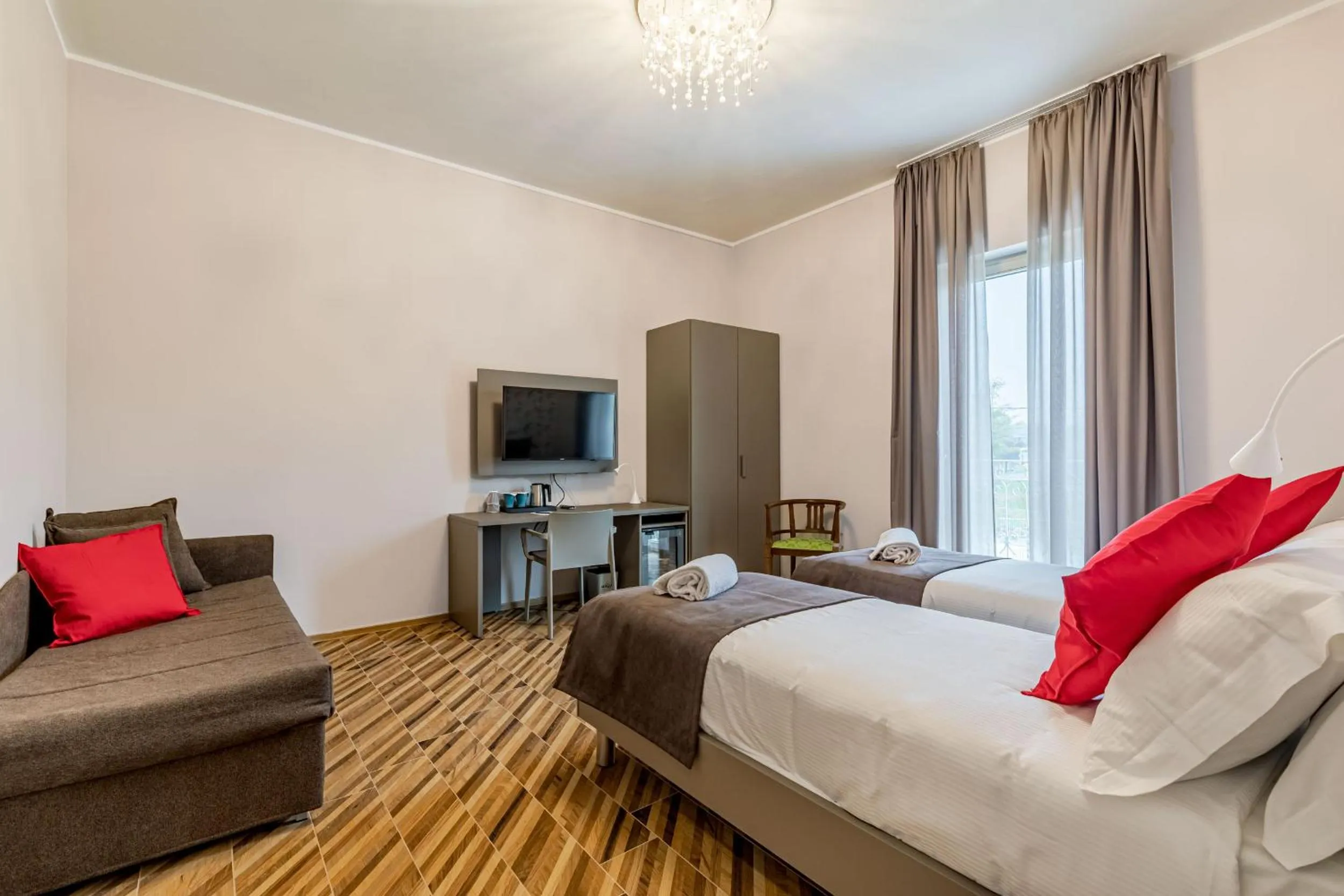 TV and multimedia, Bed in L'aja della Mirusina - Piedmont Resort Monferrato Langhe