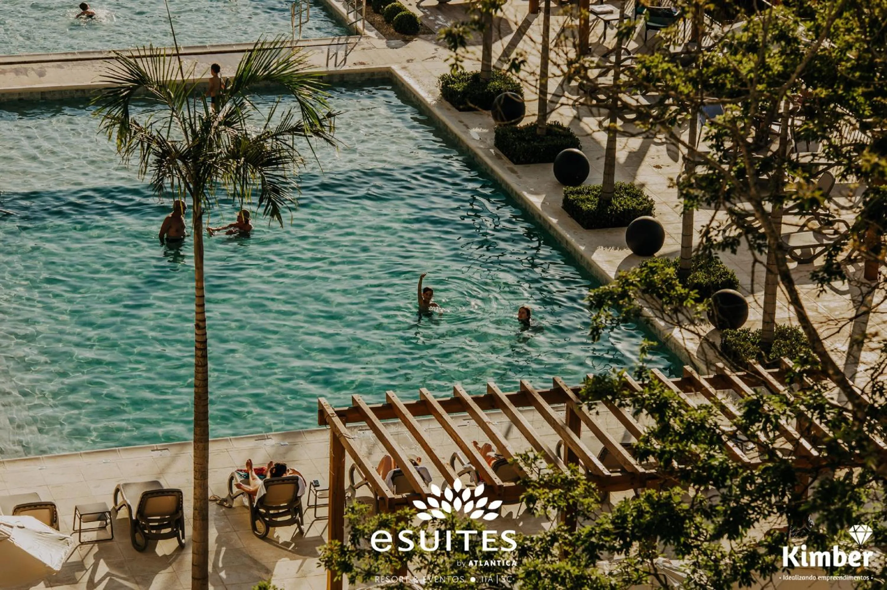 Swimming pool in Grand Suítes Family Resort