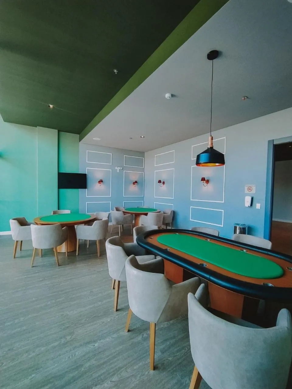 Game Room in Grand Suítes Family Resort