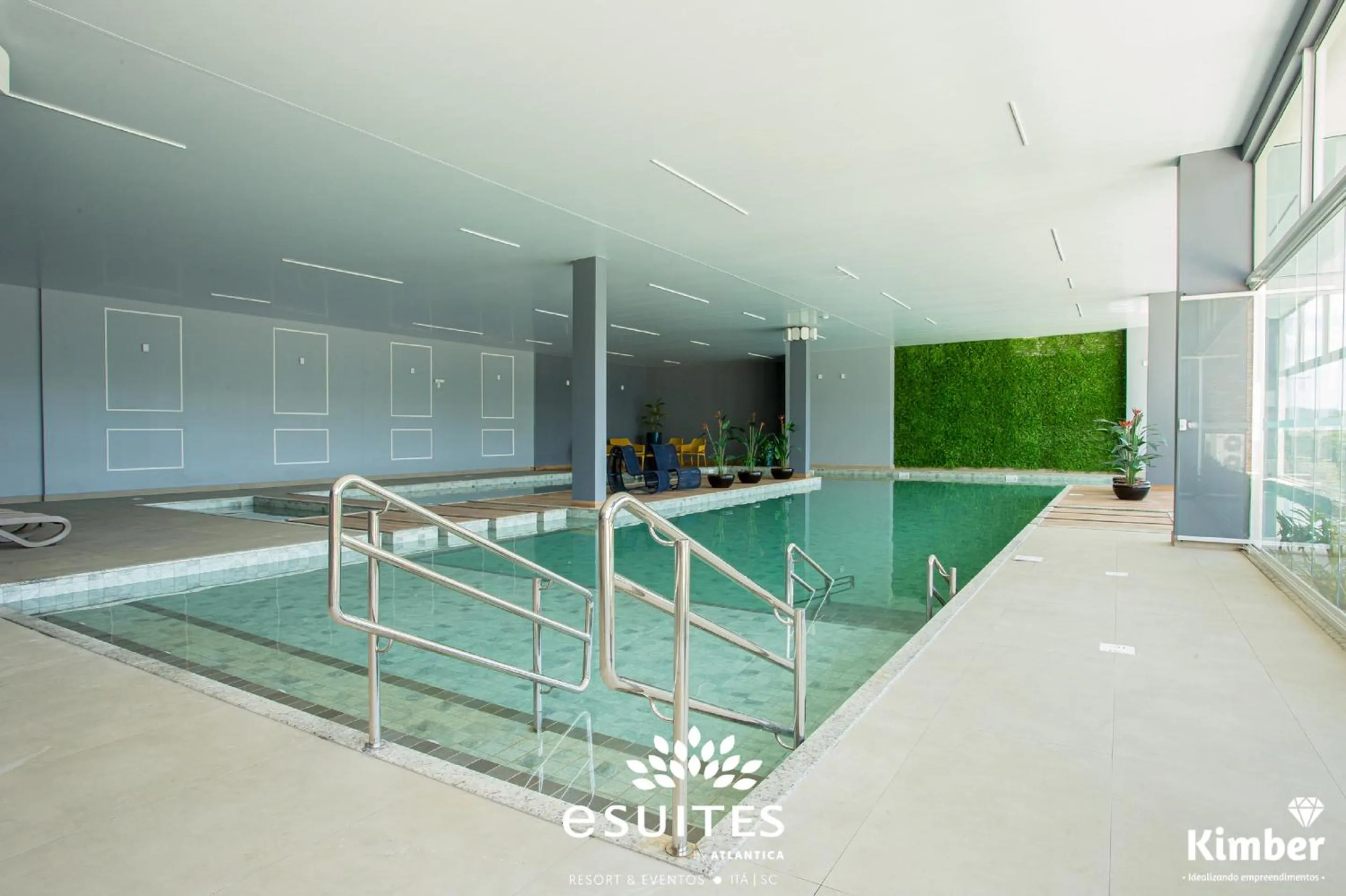 Swimming pool in Grand Suítes Family Resort