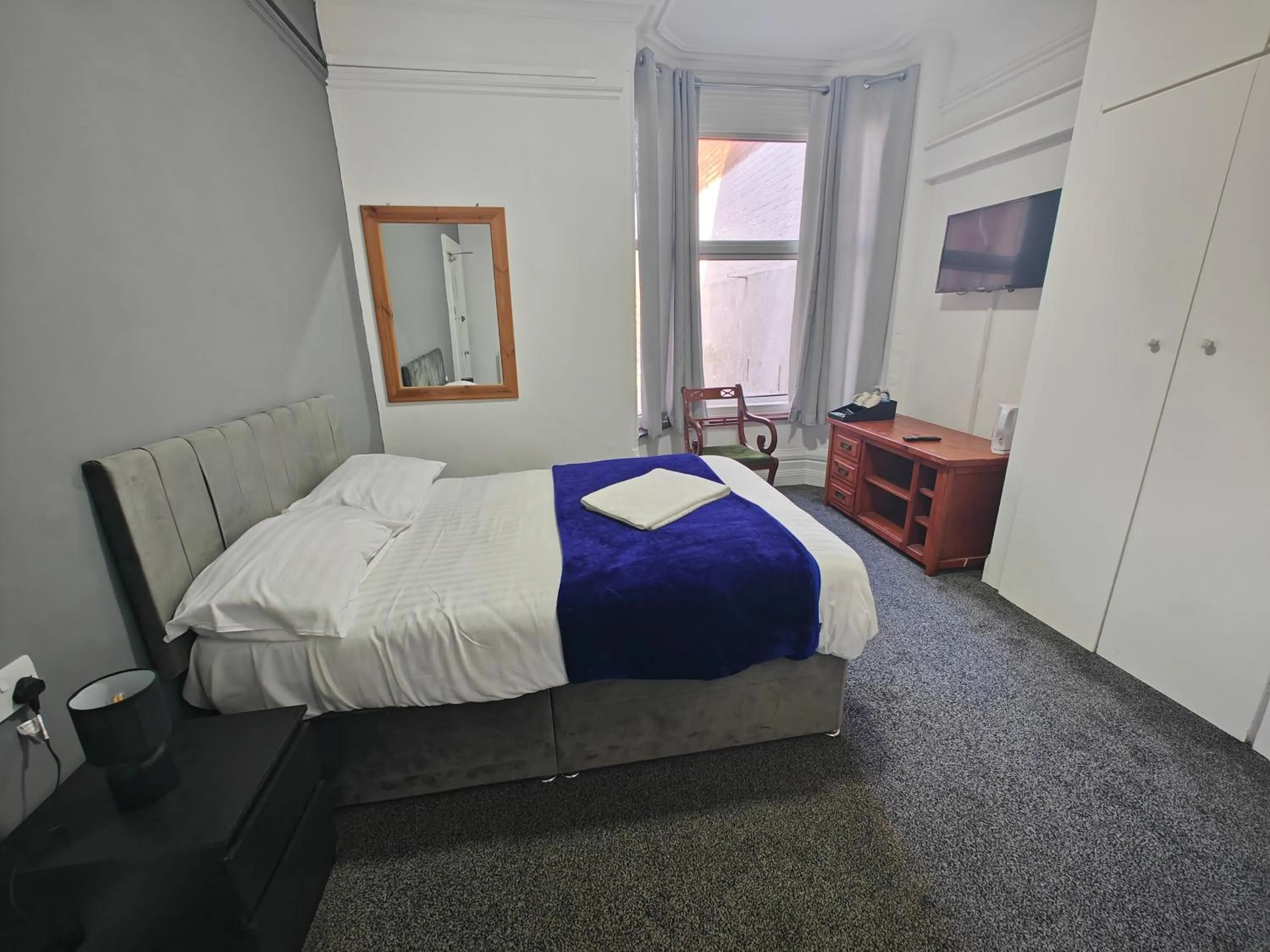 Bedroom, Bed in Campbells Guest House