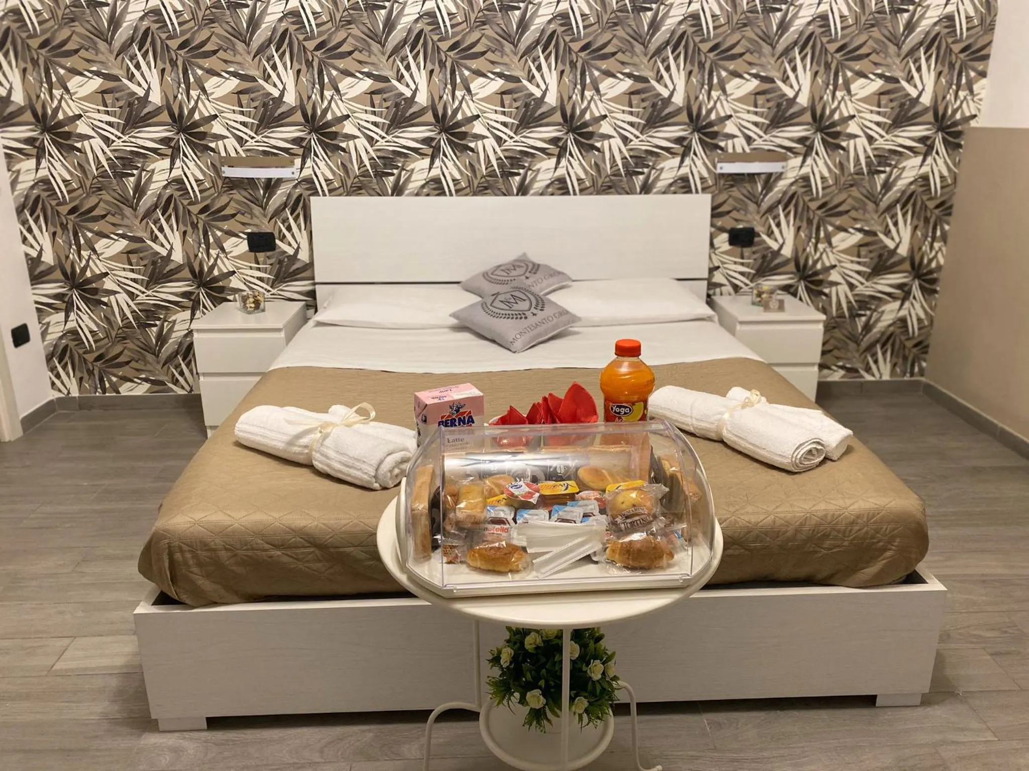 Bed in Montesantogroup Amalfi Room