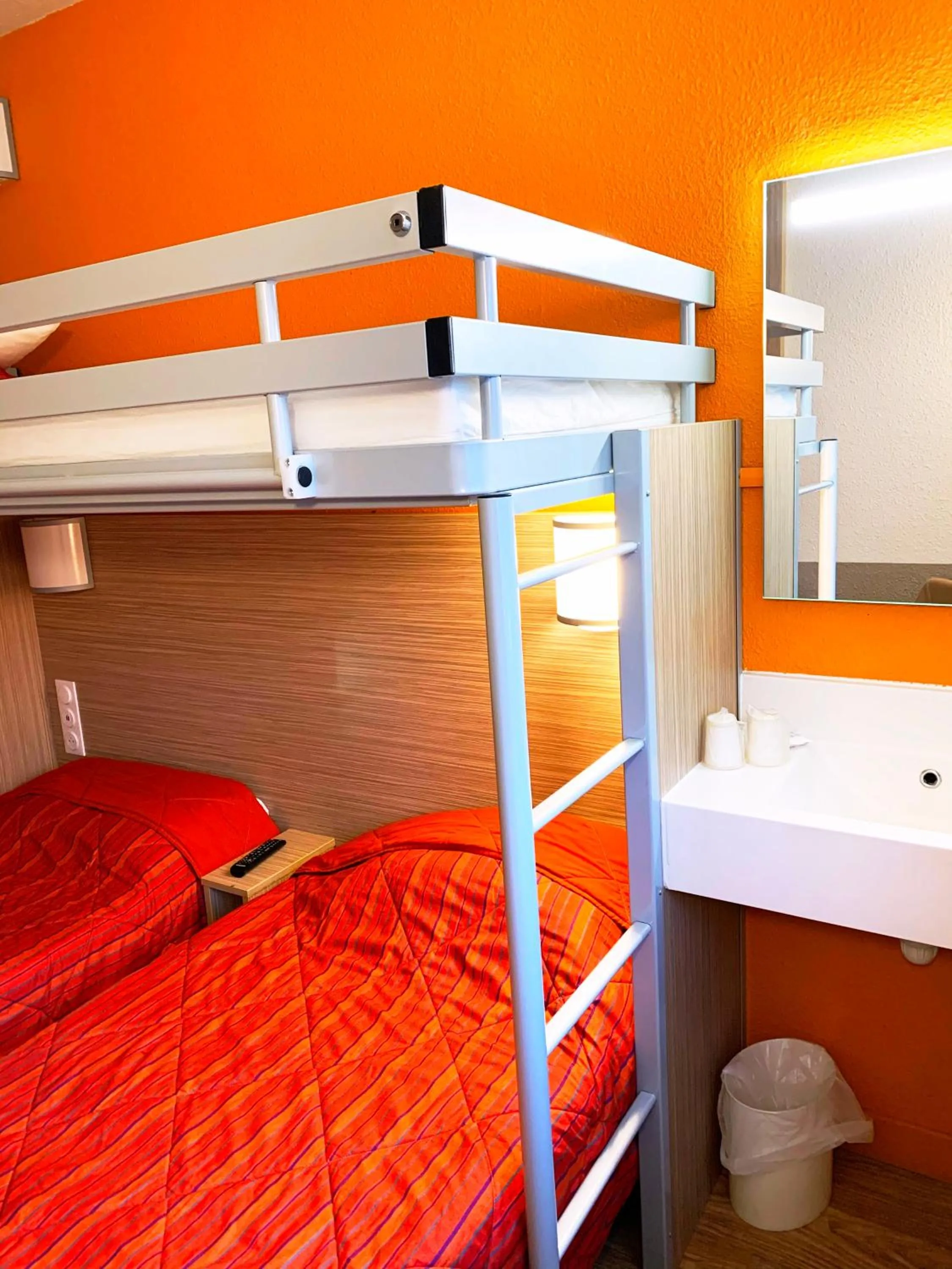 Bed in Premiere Classe Paris Nord - Sarcelles