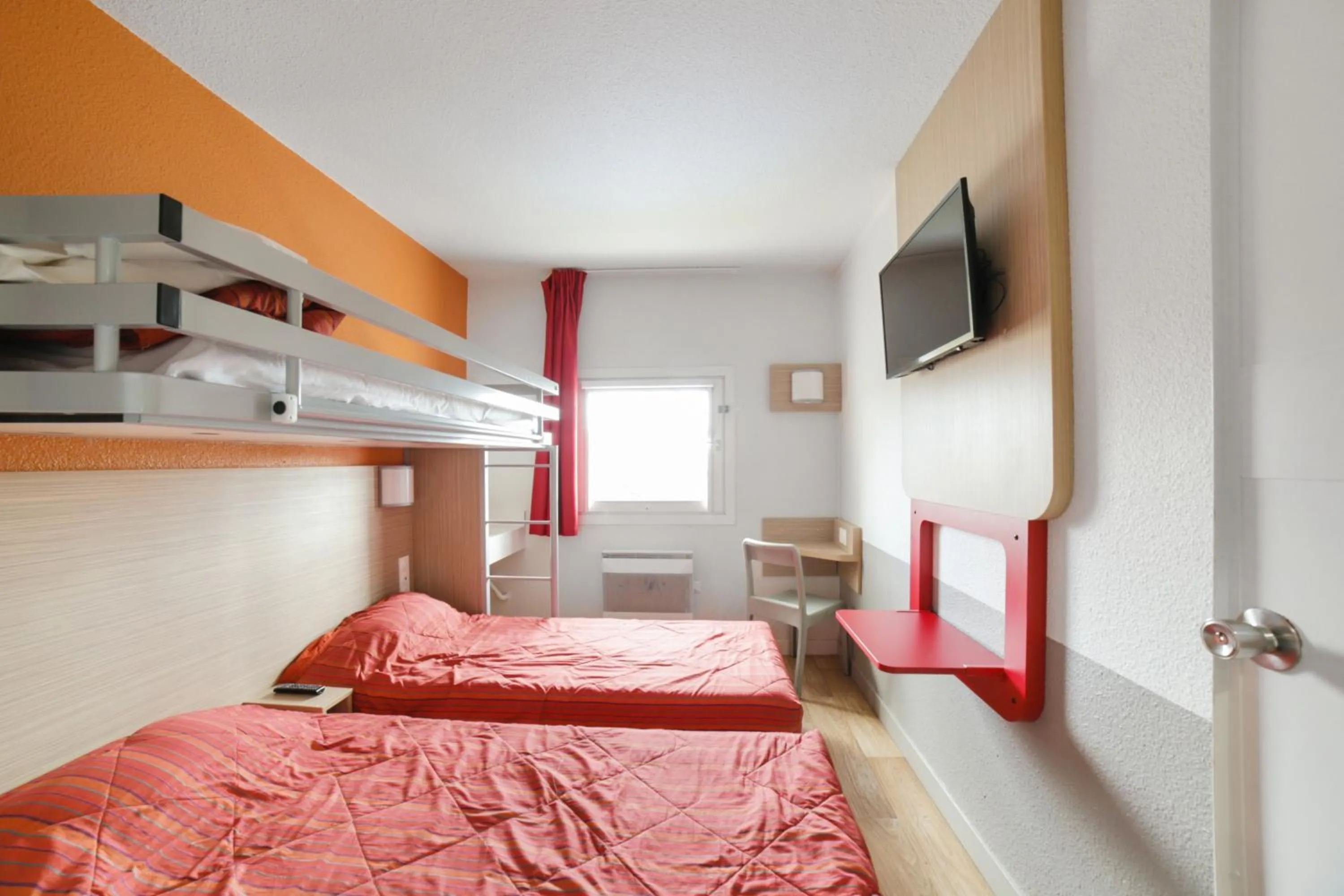 Photo of the whole room, Bed in Premiere Classe Paris Nord - Sarcelles
