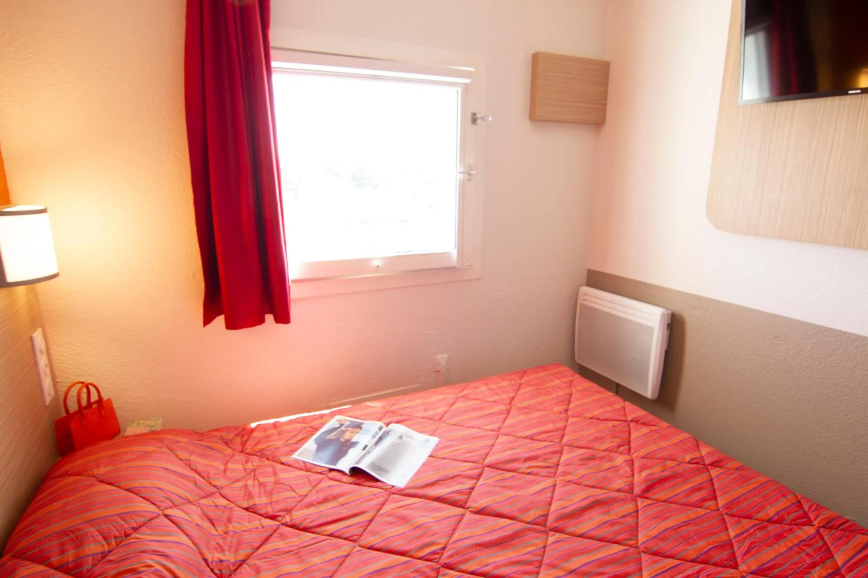 Bed in Premiere Classe Paris Nord - Sarcelles