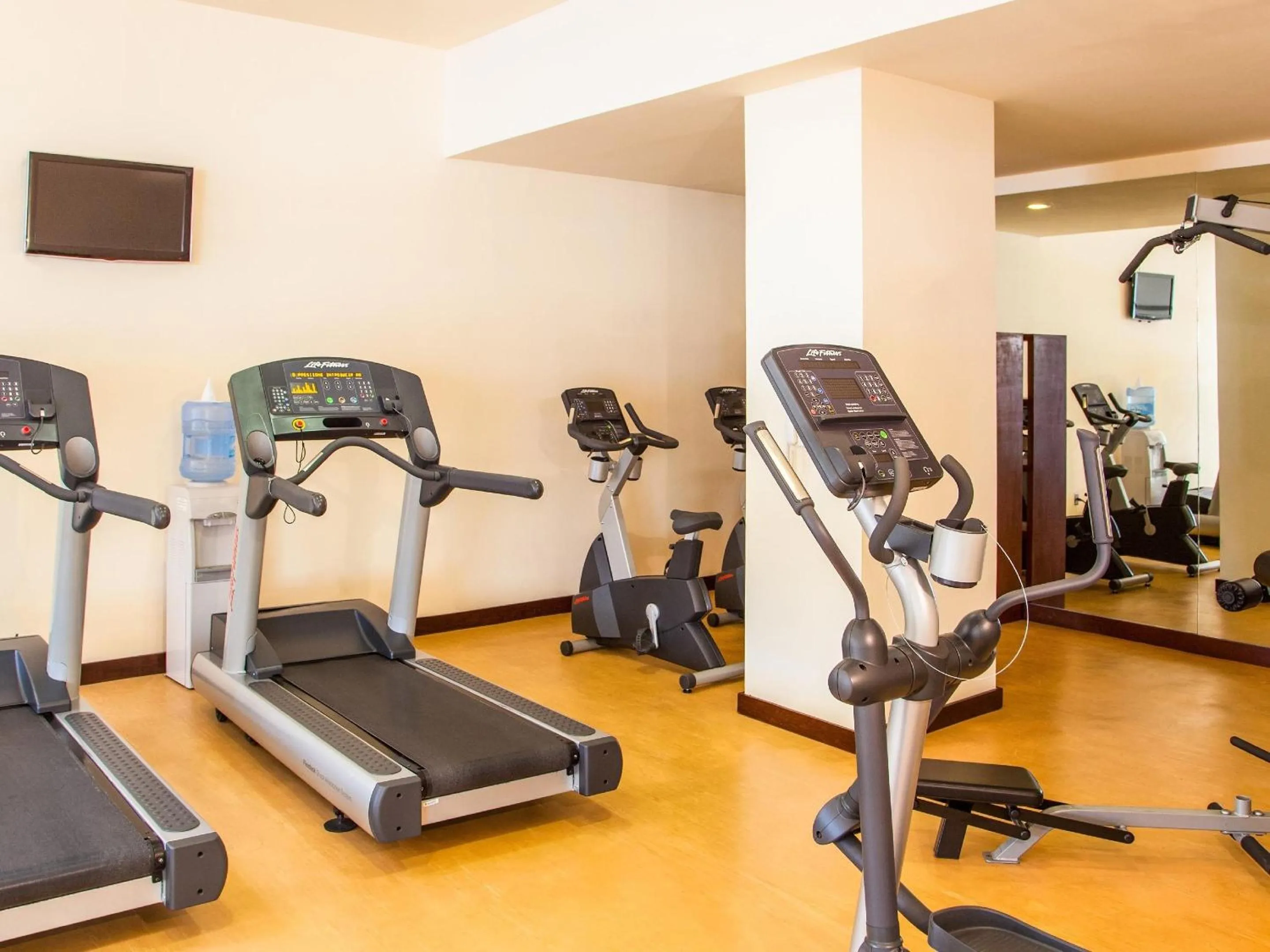 Fitness centre/facilities in Hotel Opus Grand Toluca Aeropuerto