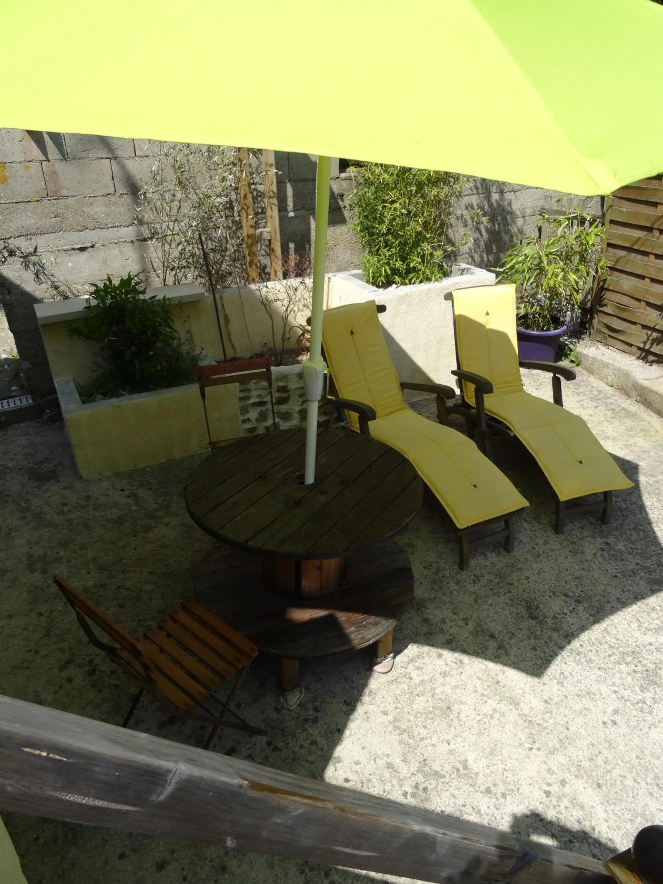 Balcony/Terrace in Studio "LA MEDINA", PISCINE dès le 12 juillet, JARDIN BOTANIQUE, COMMERCES &MER