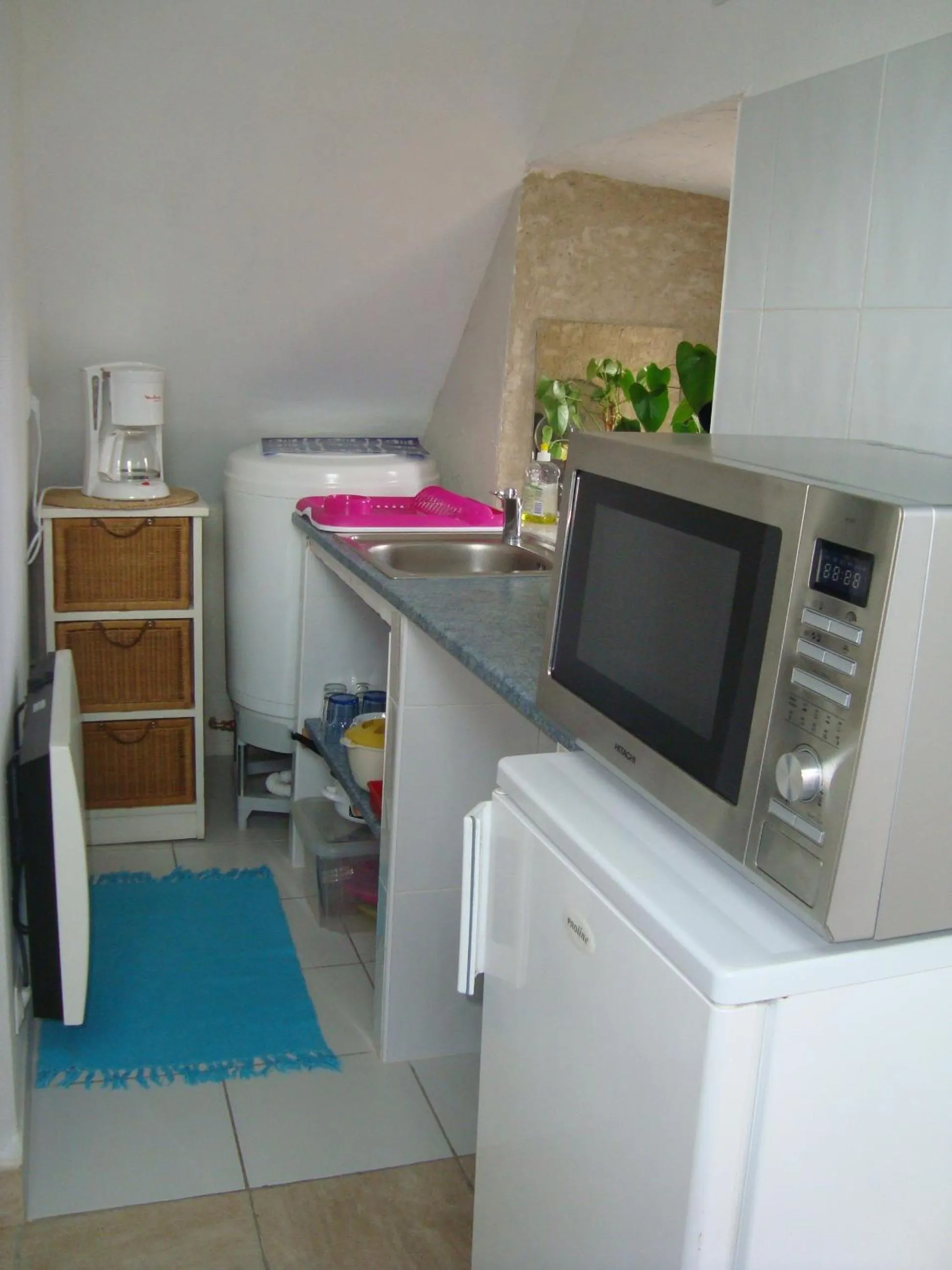 Kitchen or kitchenette in Studio "LA MEDINA", PISCINE dès le 12 juillet, JARDIN BOTANIQUE, COMMERCES &MER