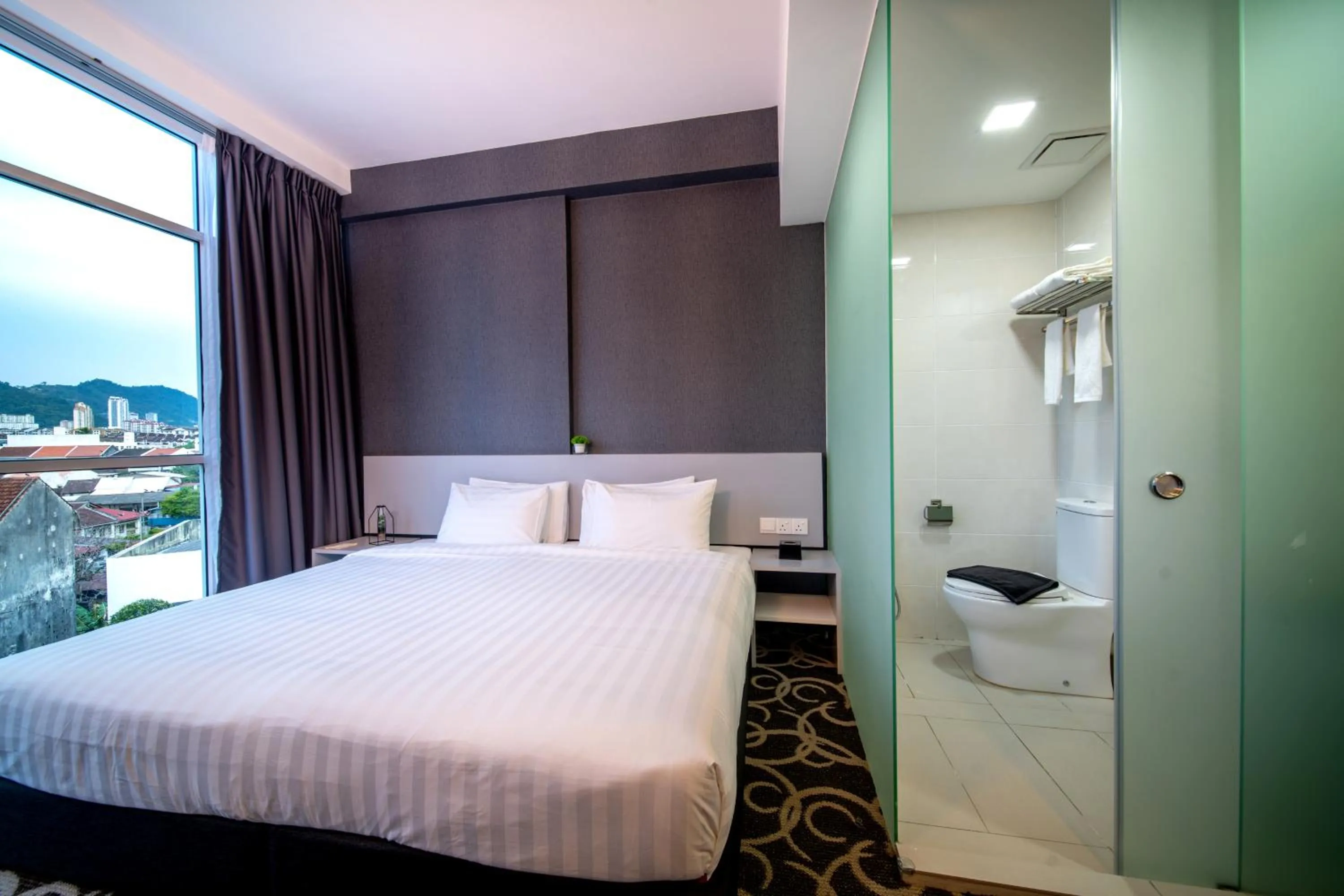 Shower, Bed in Kingston Hotel 13 - Penang Hills formerly known as Deview Hotel