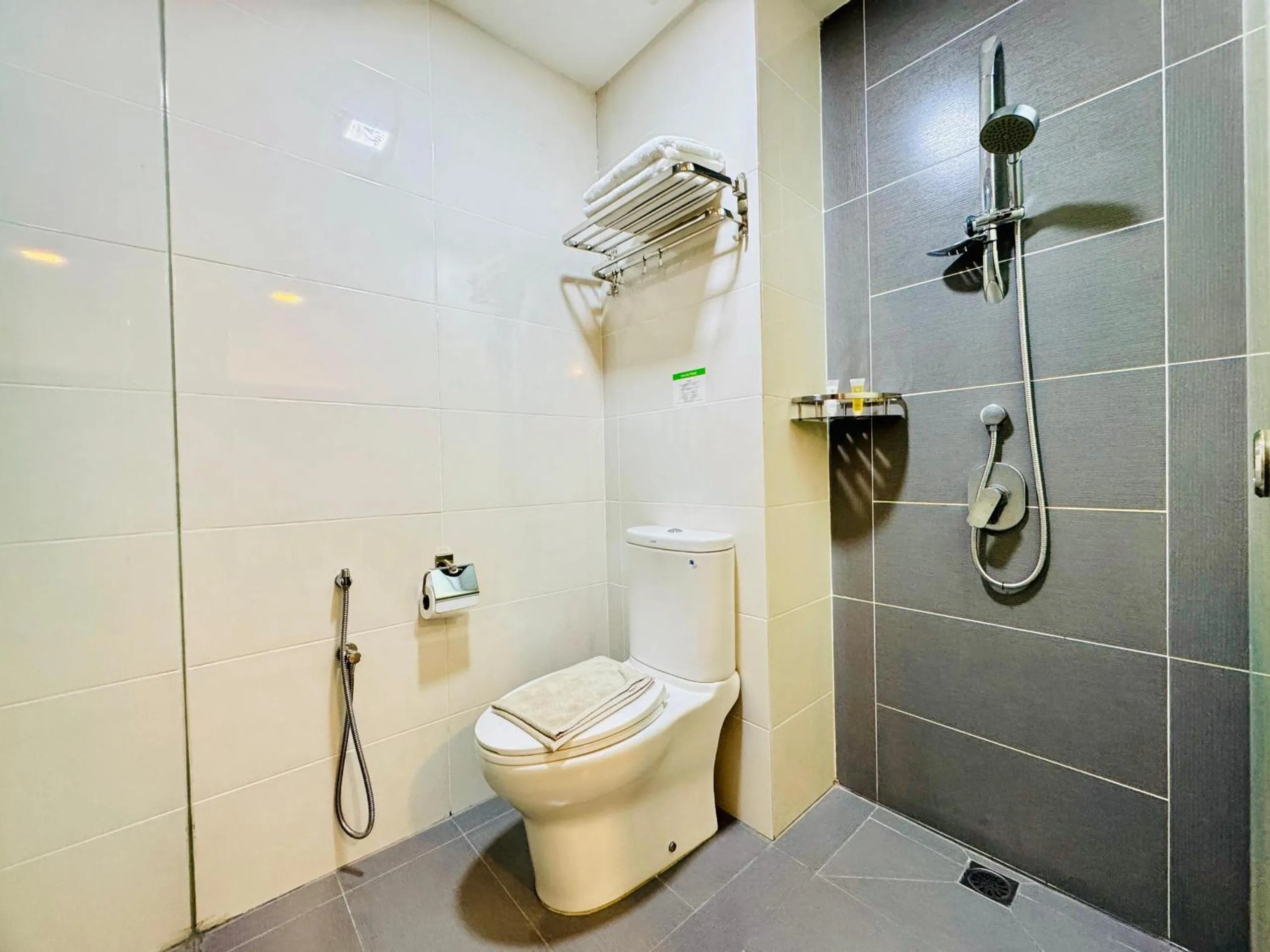 Shower in Kingston Hotel 13 - Penang Hills formerly known as Deview Hotel