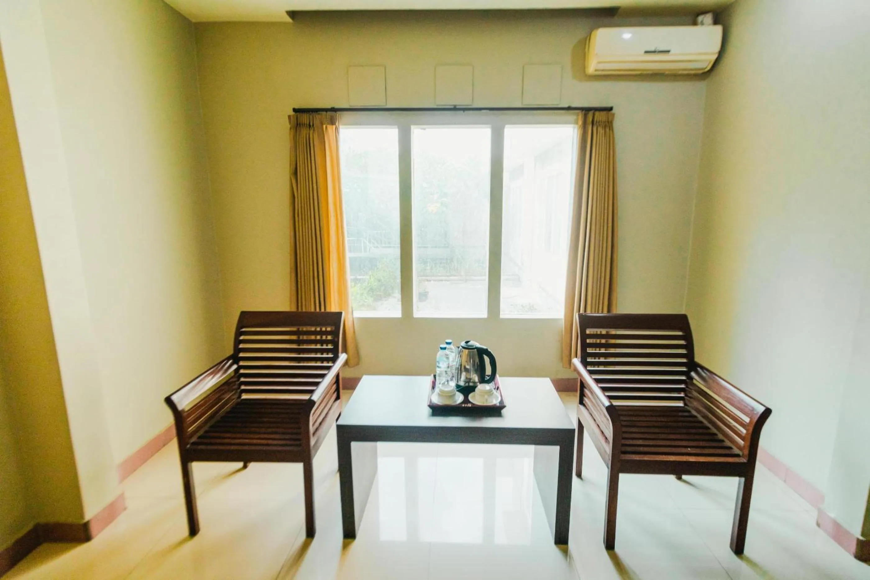 Living room in Bidari Hotel Lombok