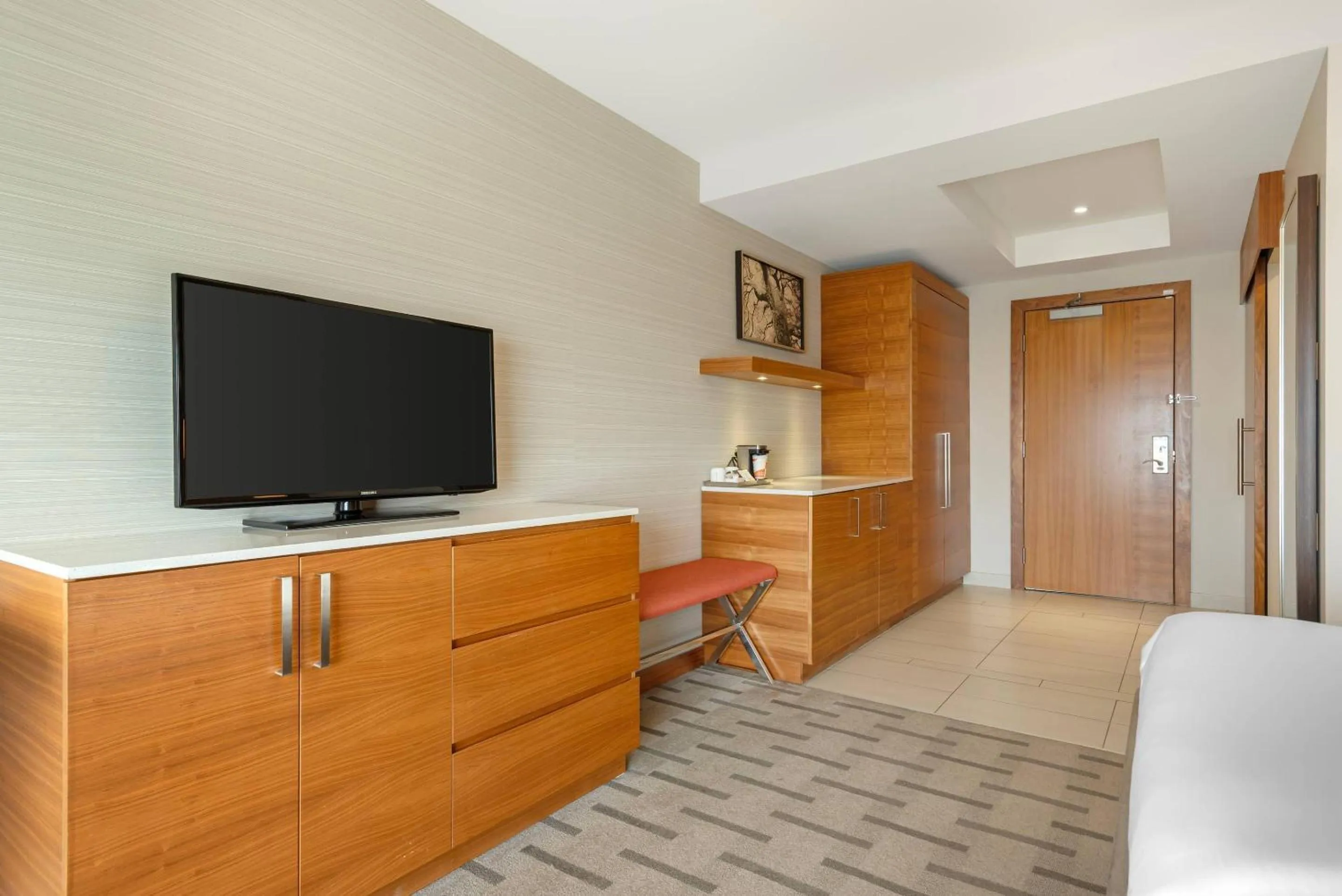 Bedroom, Bed in Radisson Hotel & Conference Centre Calgary Airport