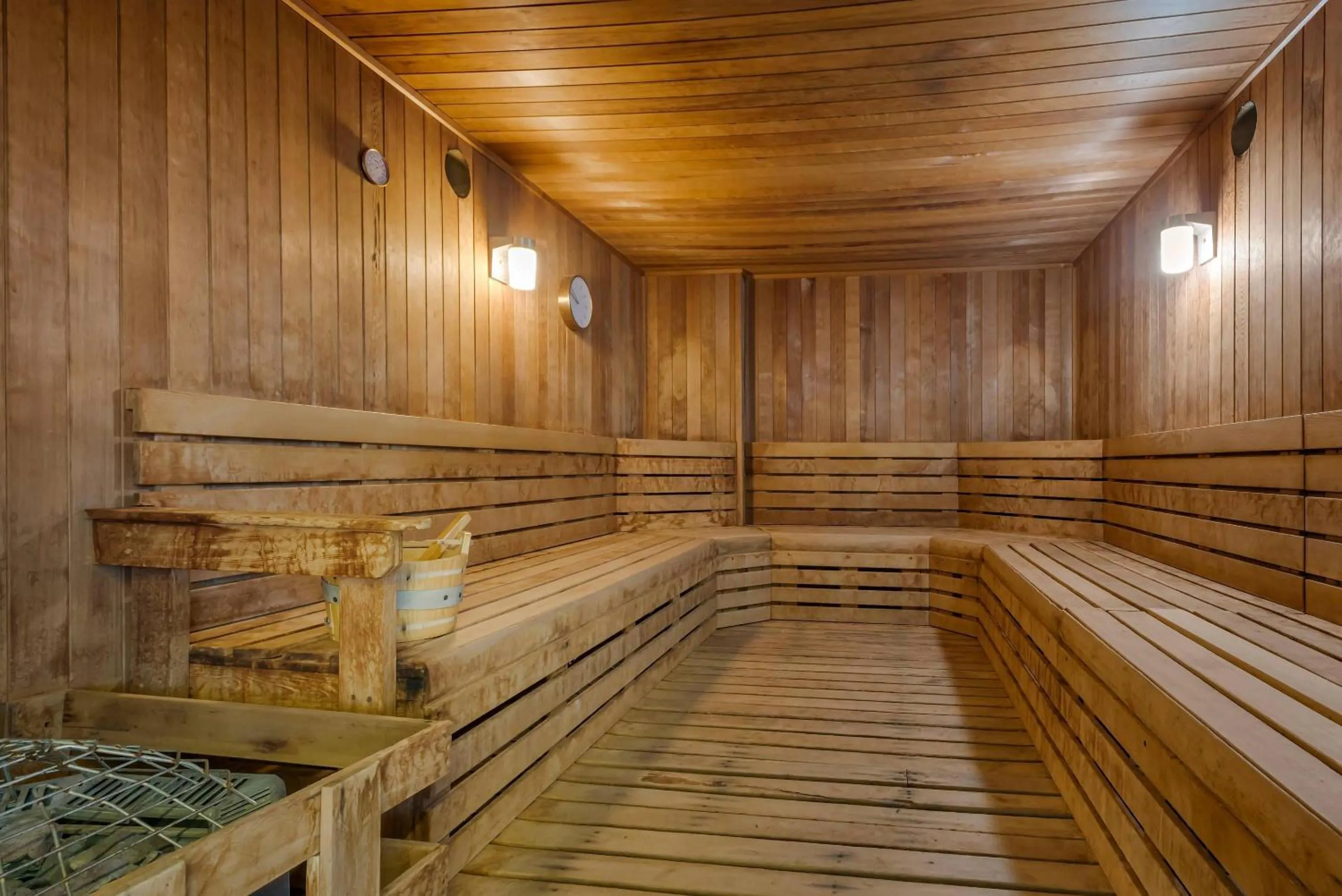 Spa and wellness centre/facilities in Radisson Hotel & Conference Centre Calgary Airport