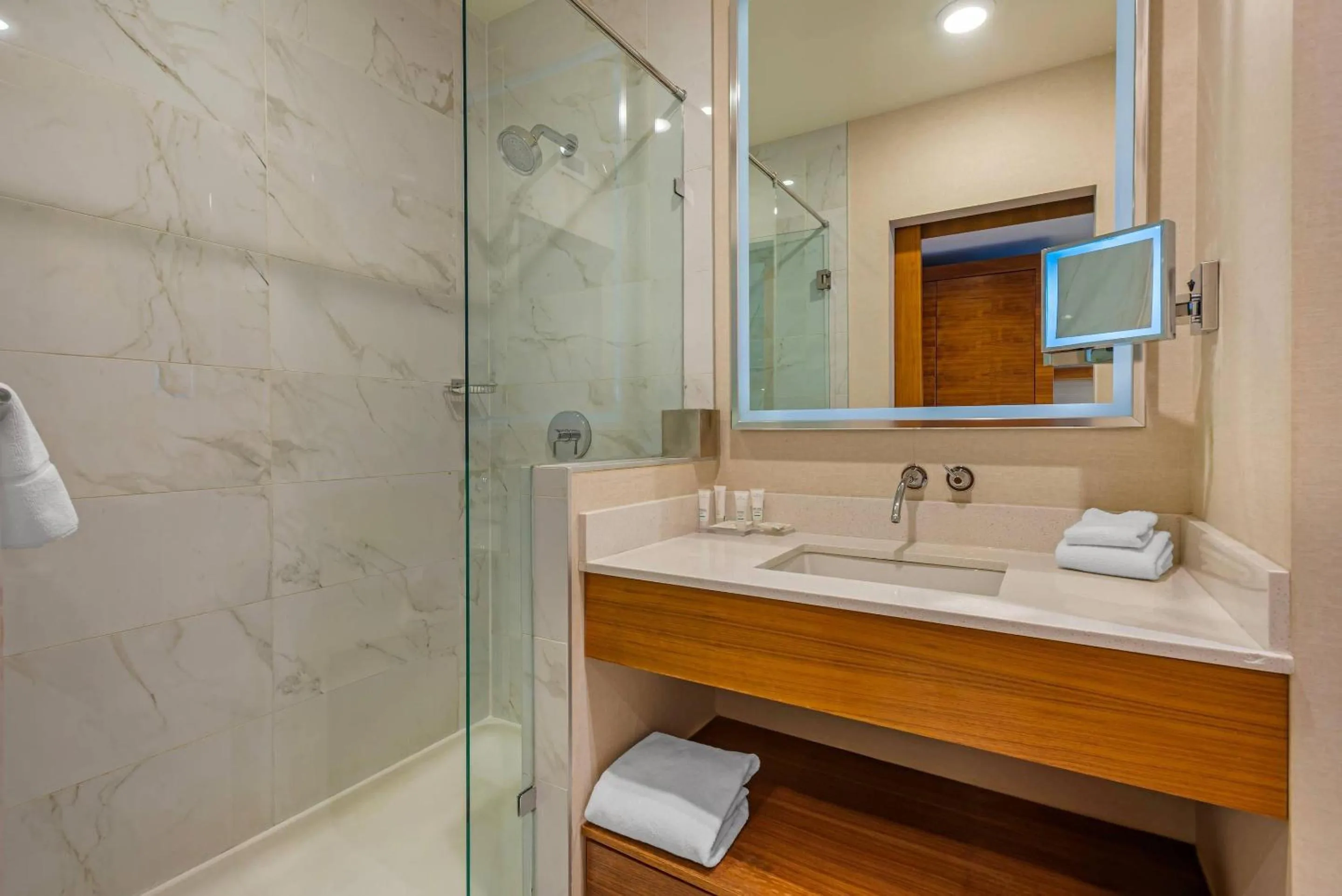 Bedroom in Radisson Hotel & Conference Centre Calgary Airport