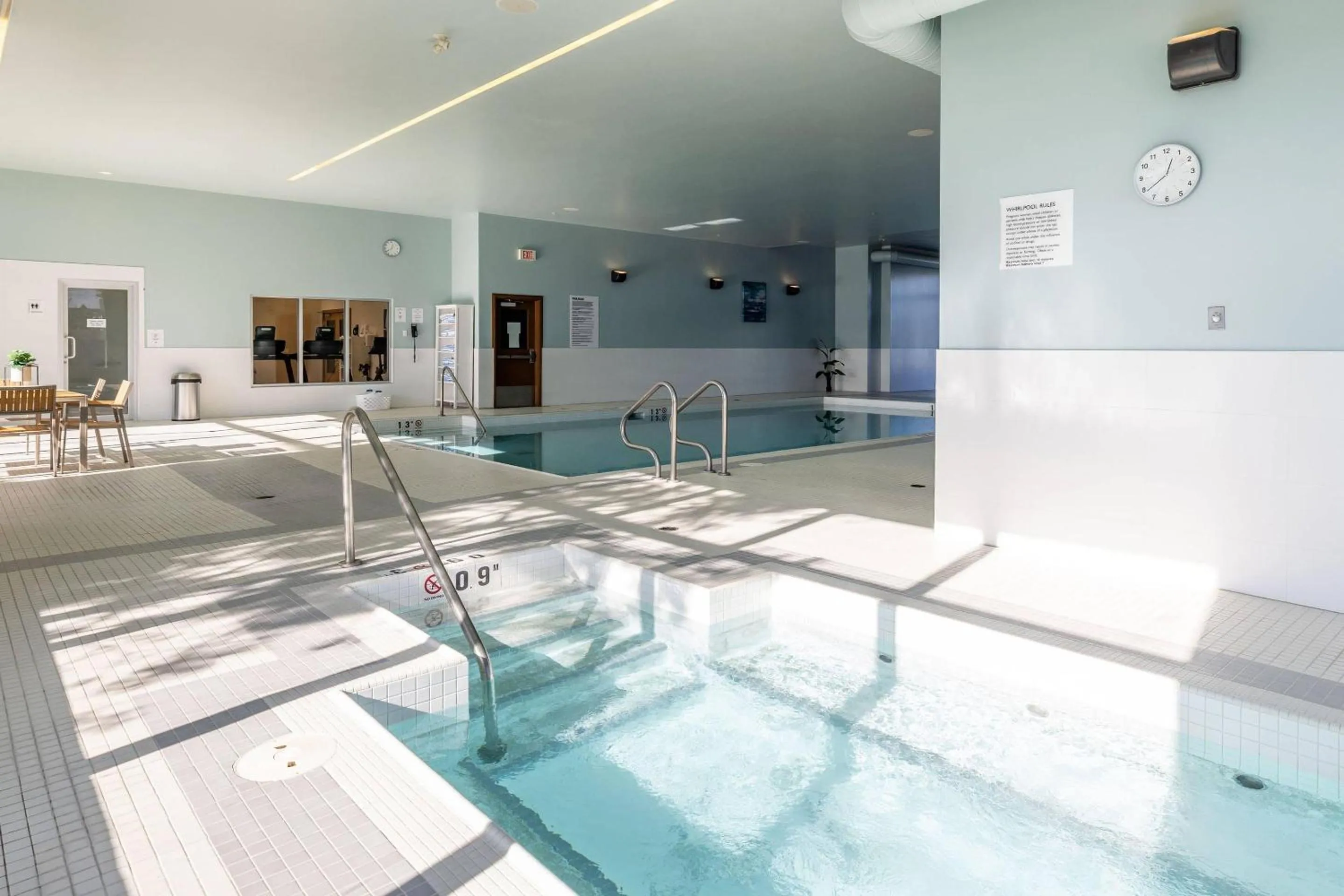 Hot Tub in Radisson Hotel & Conference Centre Calgary Airport