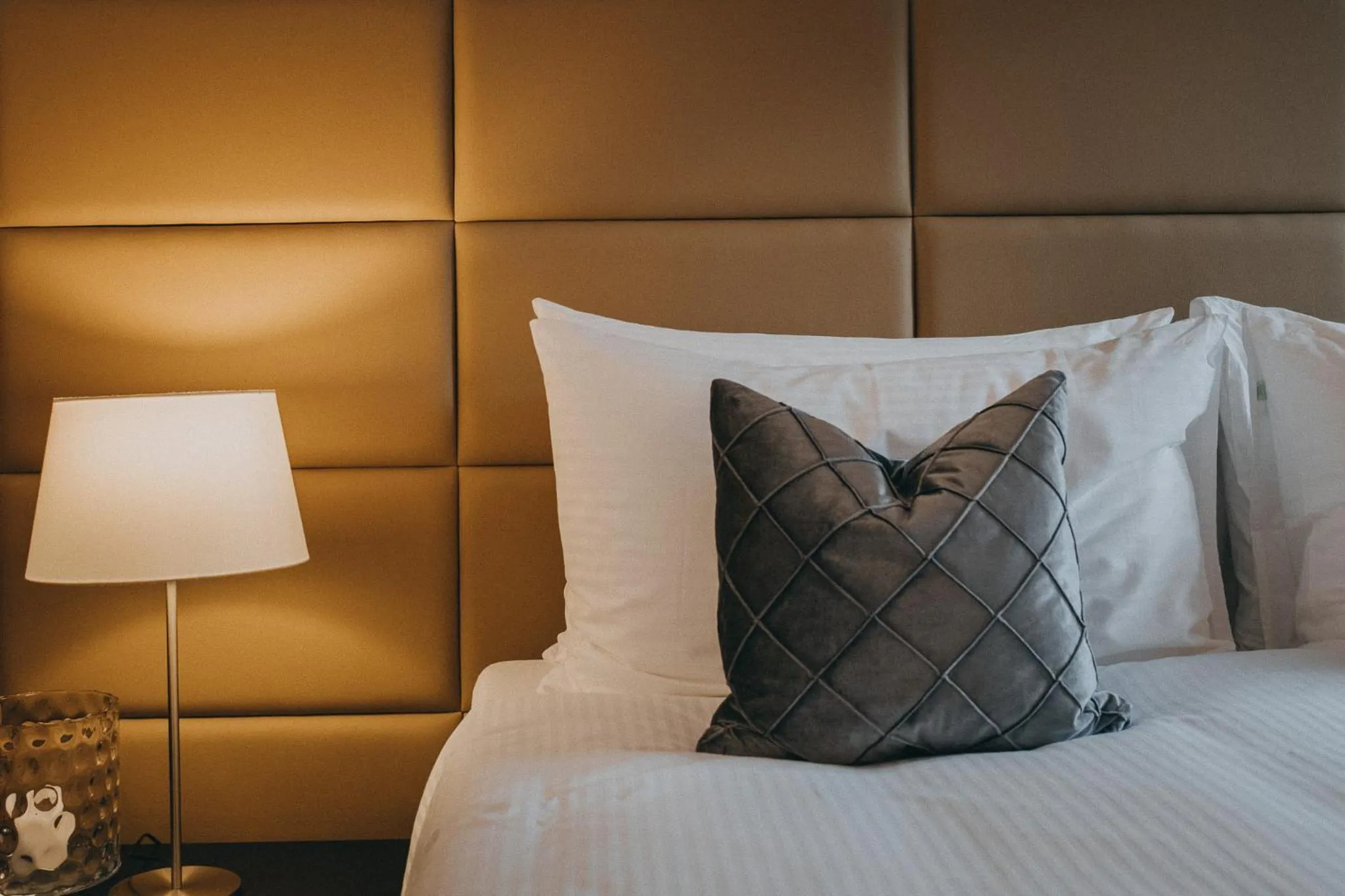 Photo of the whole room, Bed in Hotel Dakota