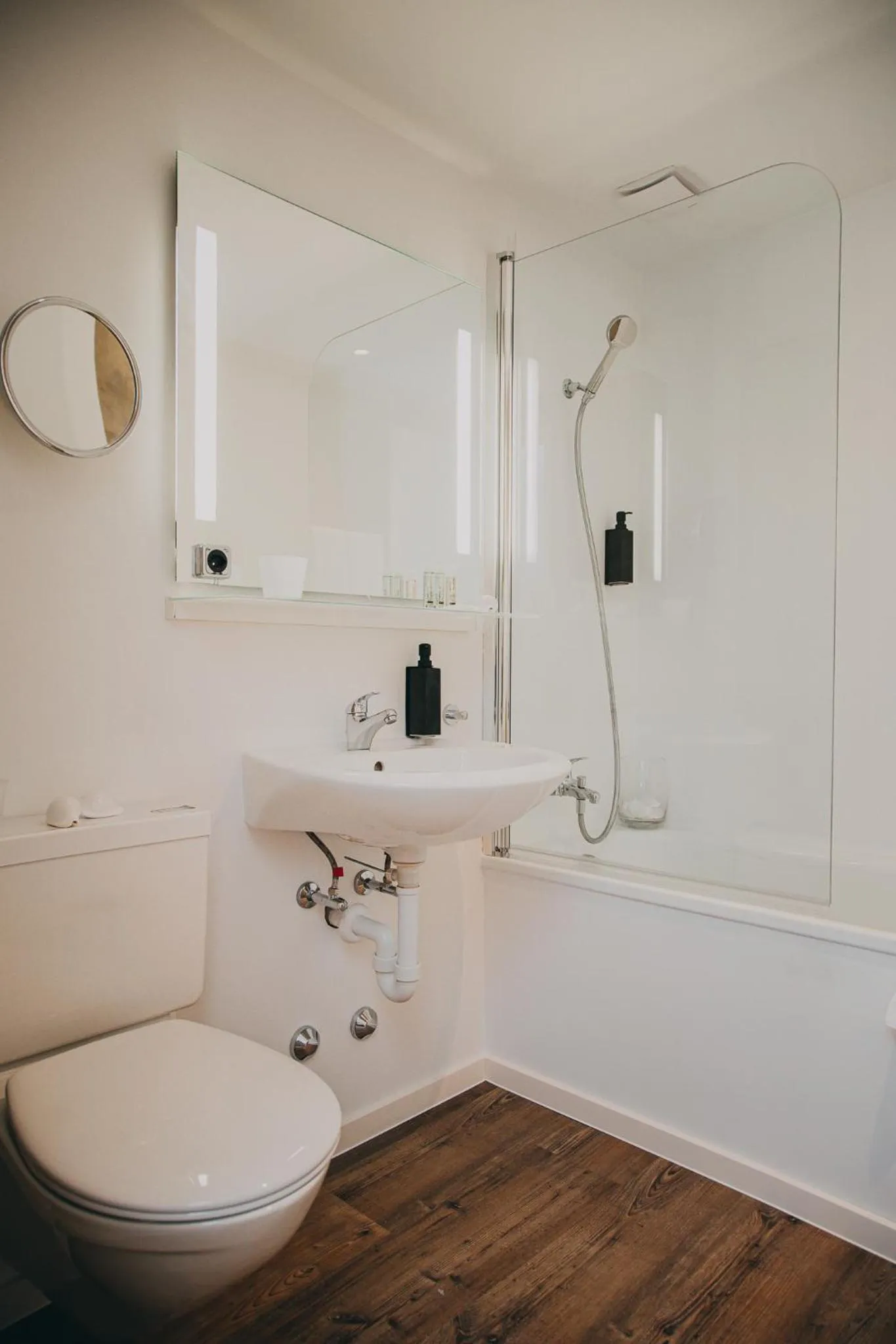Bathroom in Hotel Dakota