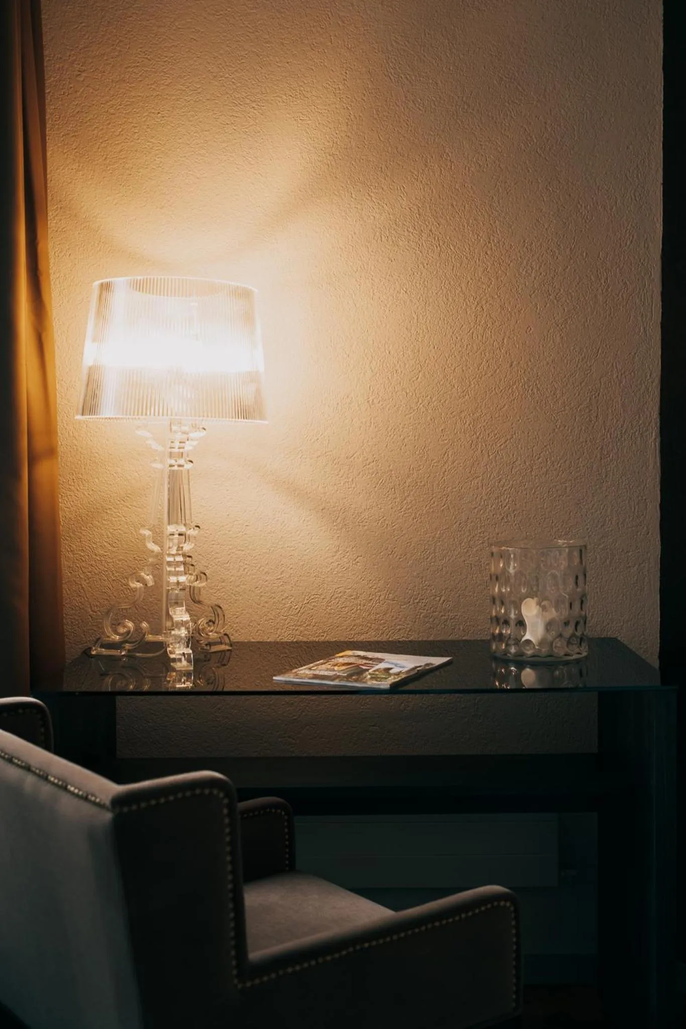 Photo of the whole room in Hotel Dakota