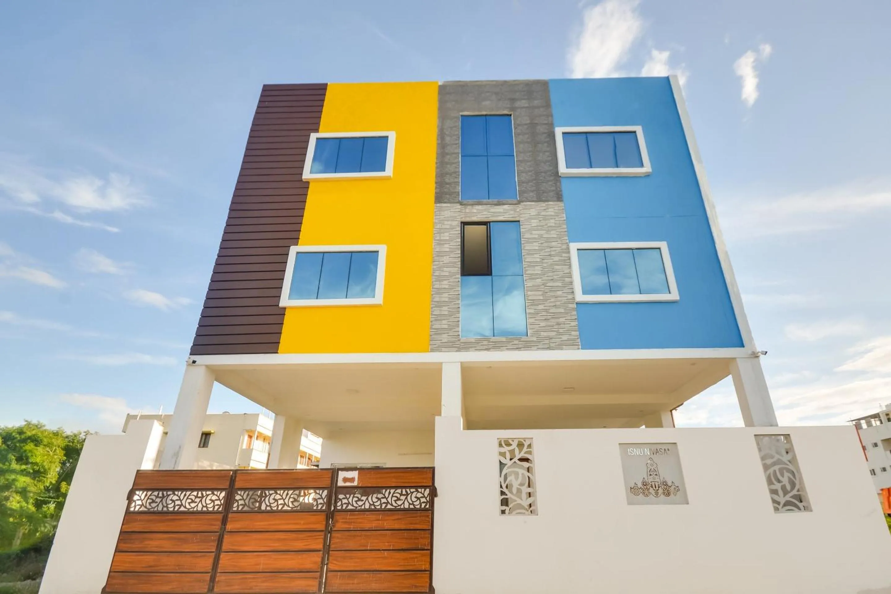 Facade/entrance, Property Building in Super OYO Flagship New Cresent Park