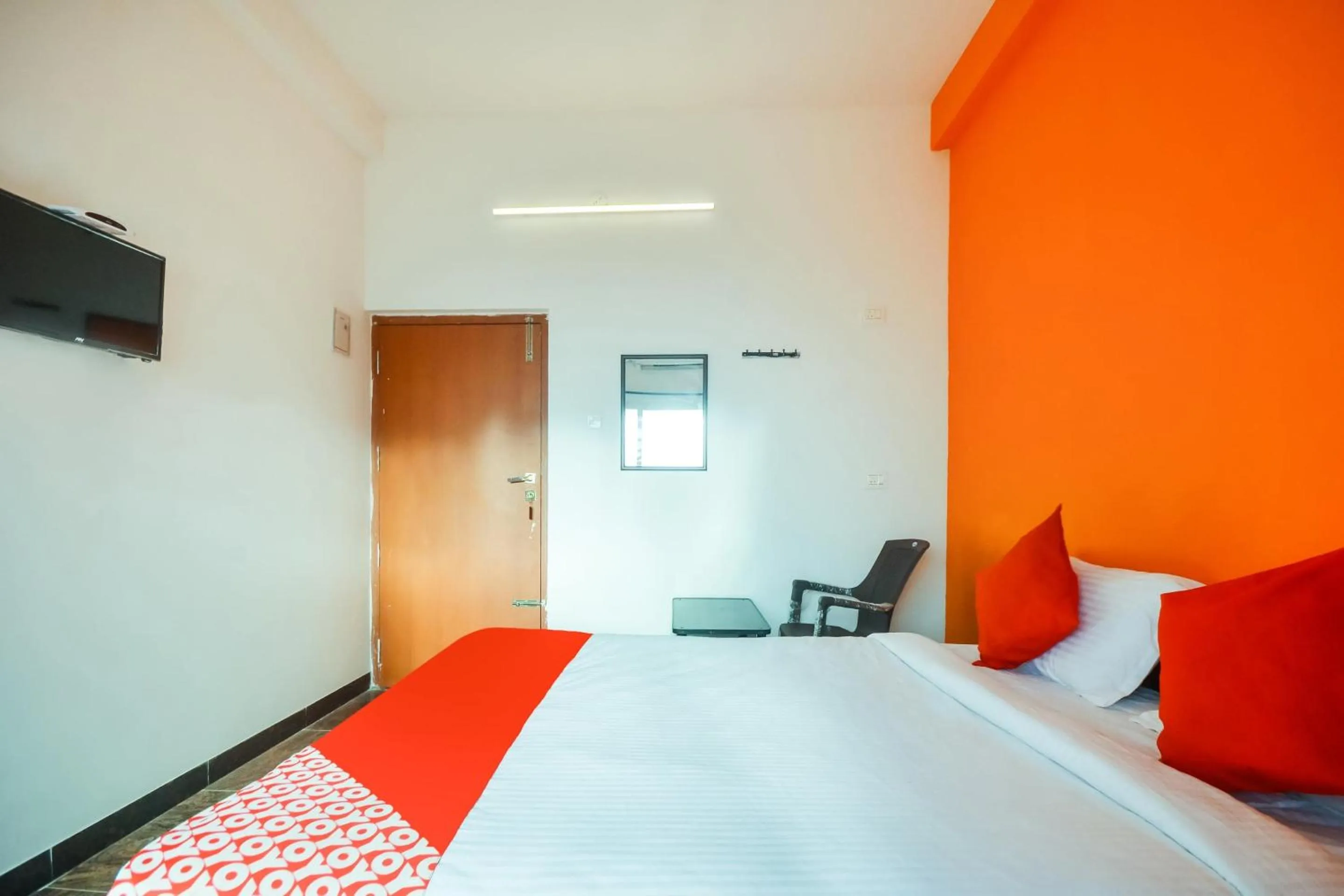 Bedroom in Super OYO Flagship New Cresent Park