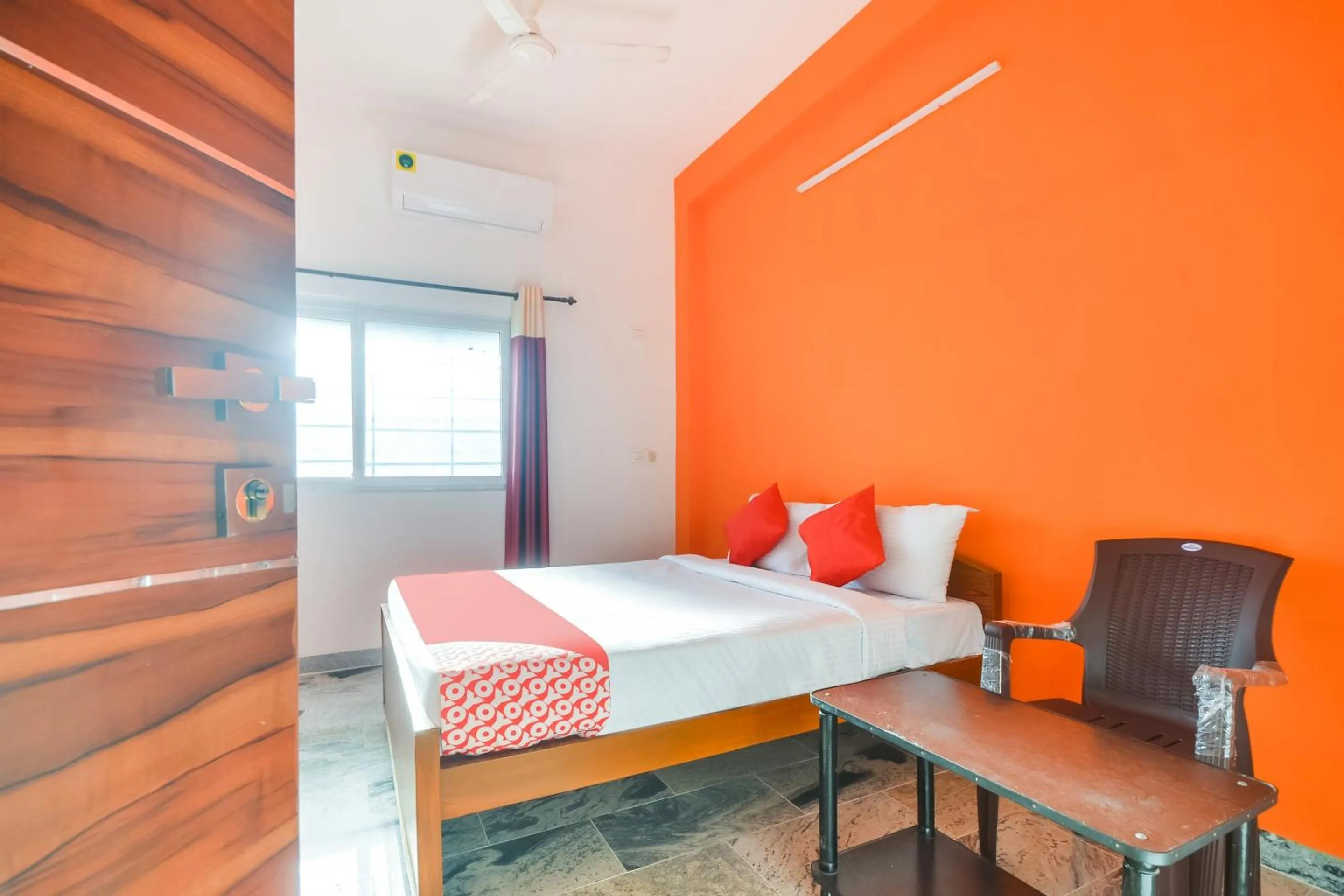 Bedroom in Super OYO Flagship New Cresent Park