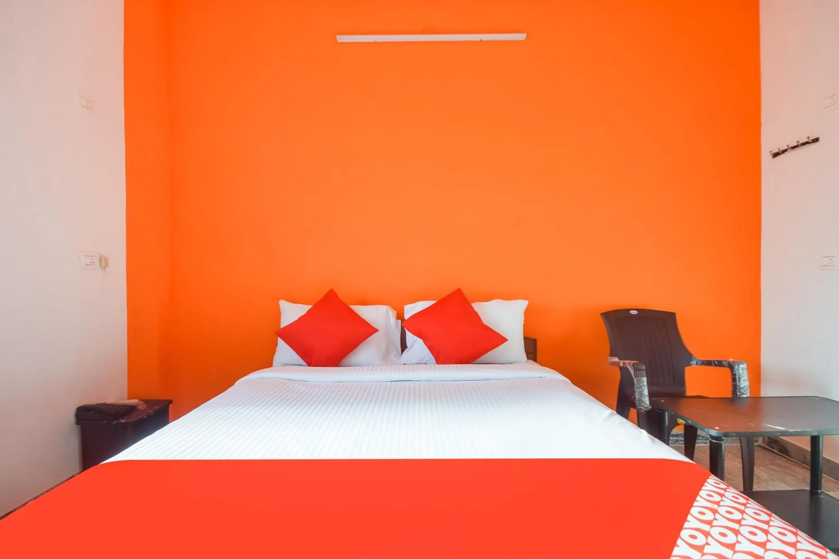 Bedroom in Super OYO Flagship New Cresent Park