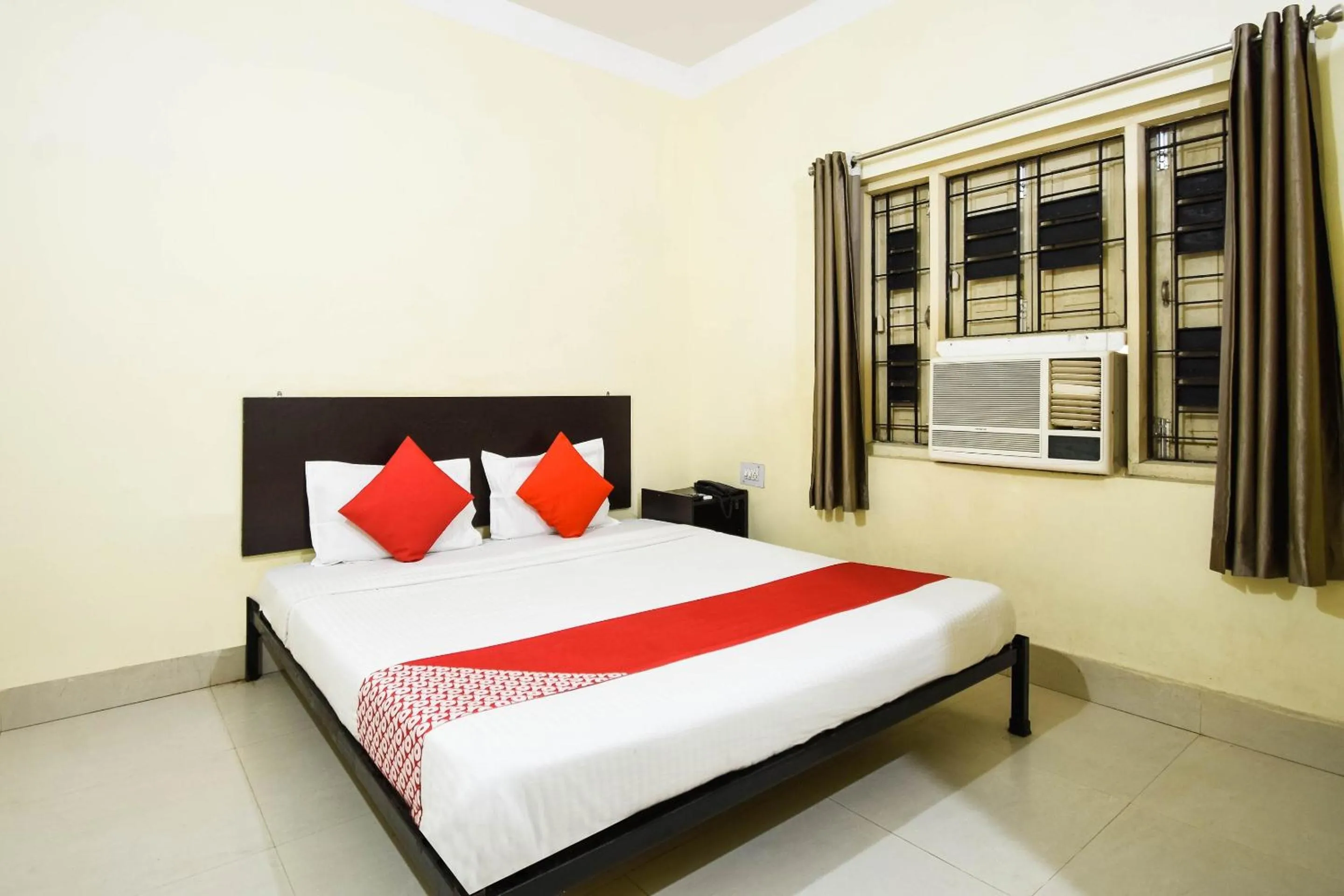 Bedroom, Bed in Hotel O Pradhan Palace