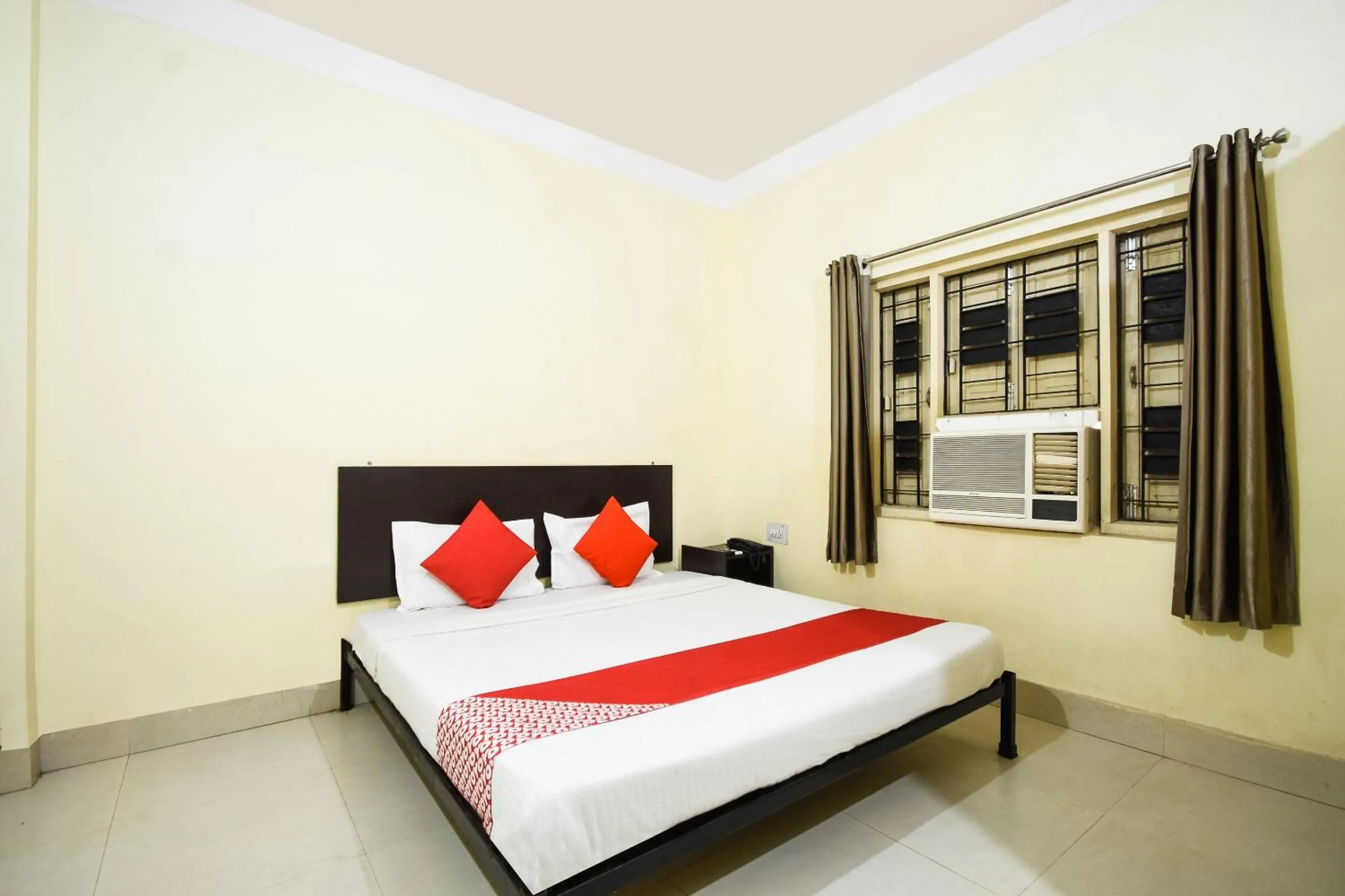 Bedroom, Bed in Hotel O Pradhan Palace