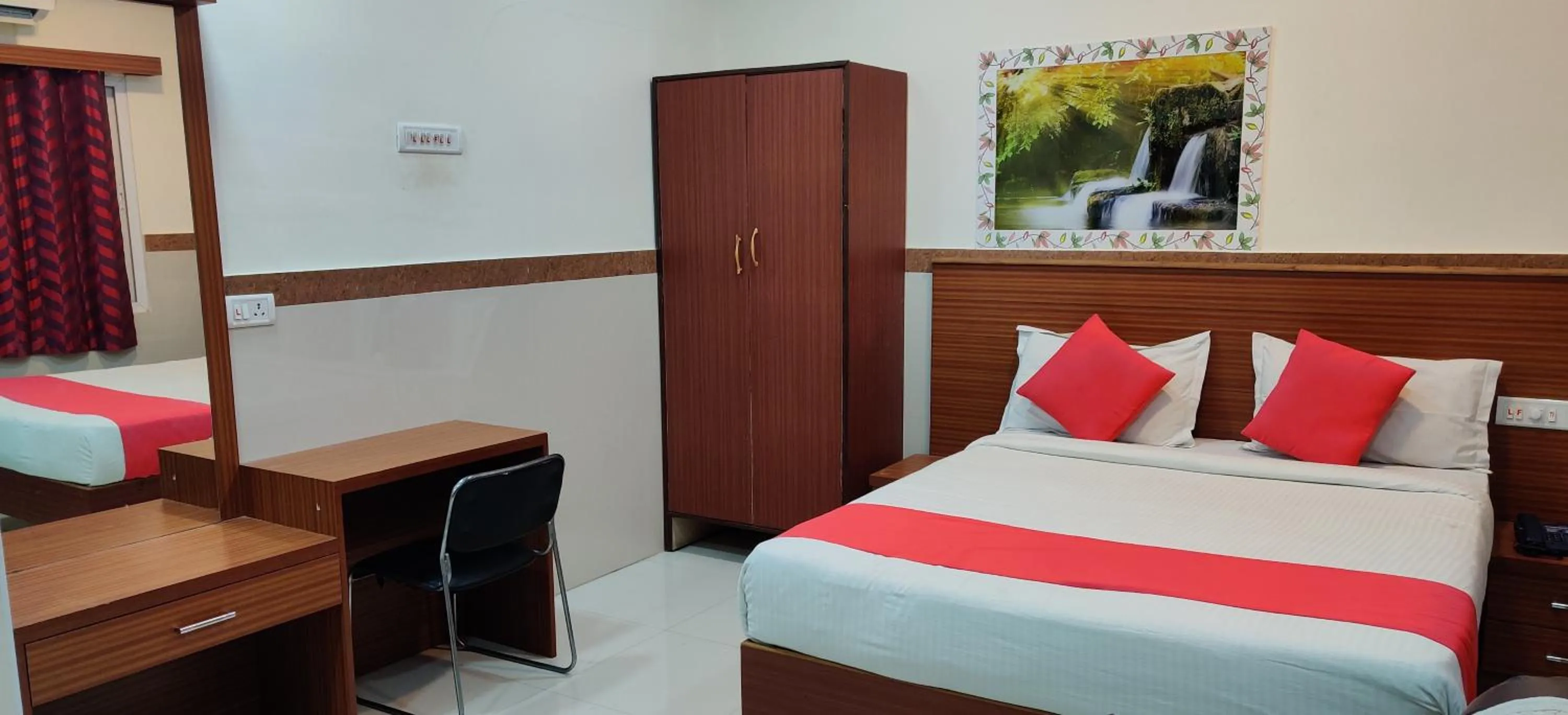 Bed in Kumaran Millenium Residency