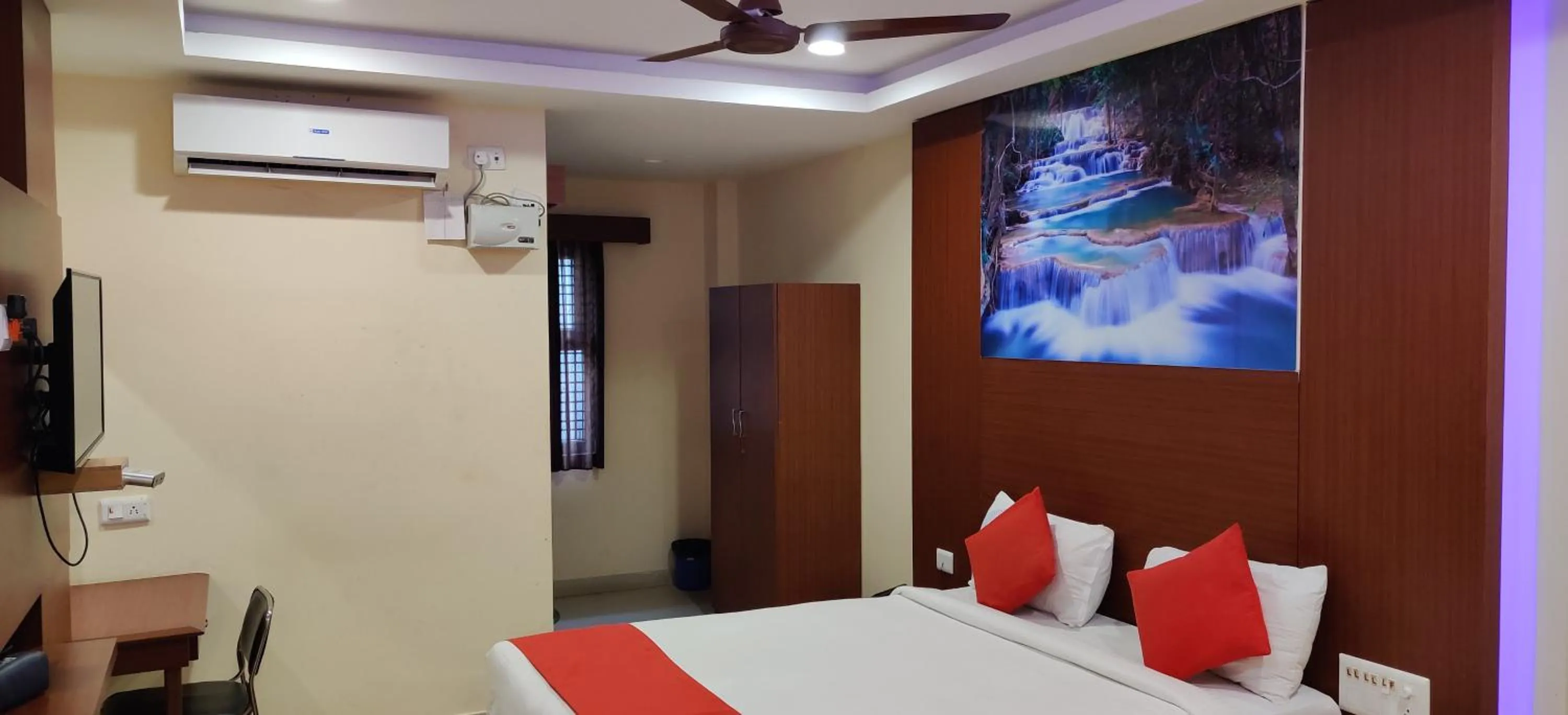 Decorative detail, Bed in Kumaran Millenium Residency