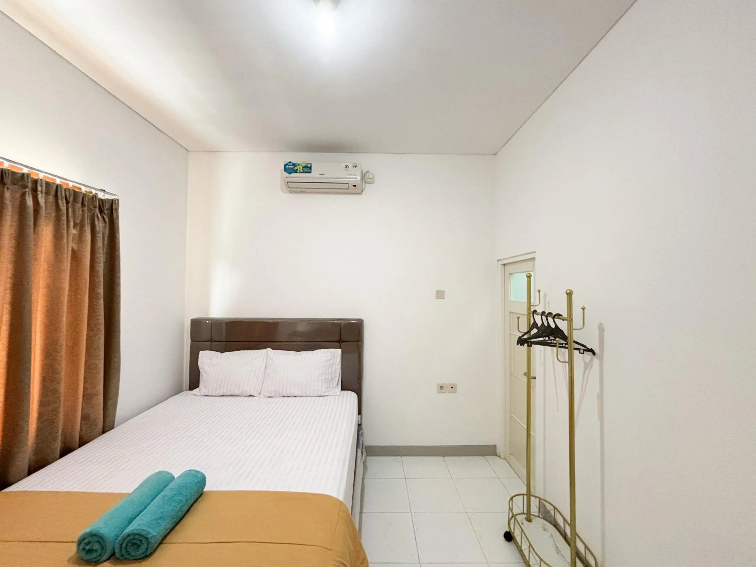 Bedroom, Bed in Sofia Residence Syariah Mitra RedDoorz