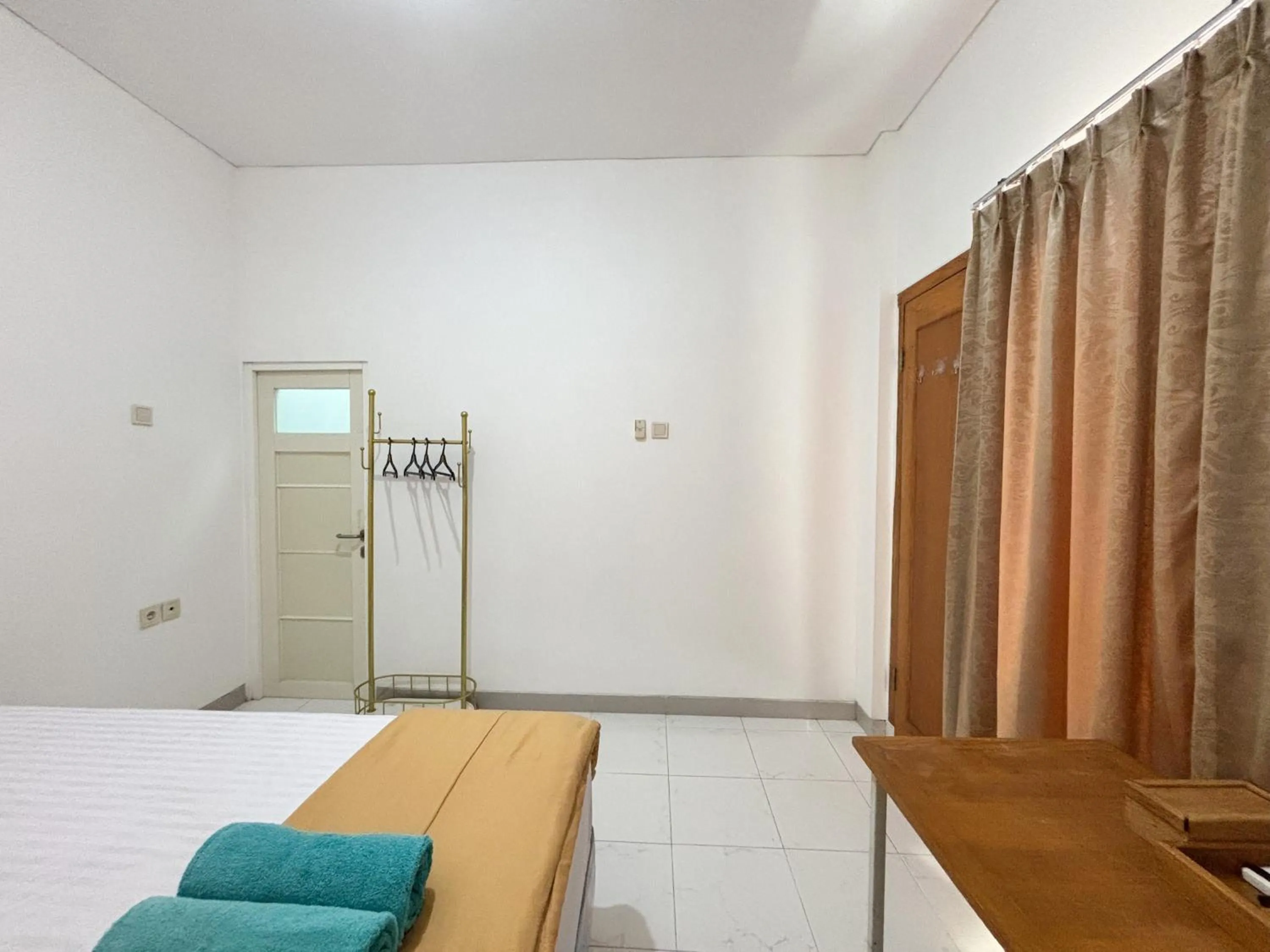 Bedroom, Bed in Sofia Residence Syariah Mitra RedDoorz