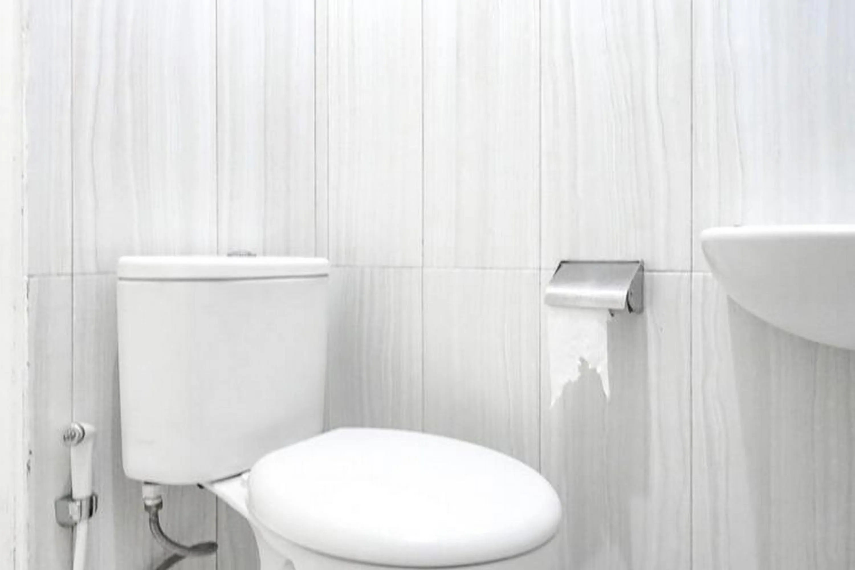 Bathroom in Sofia Residence Syariah Mitra RedDoorz