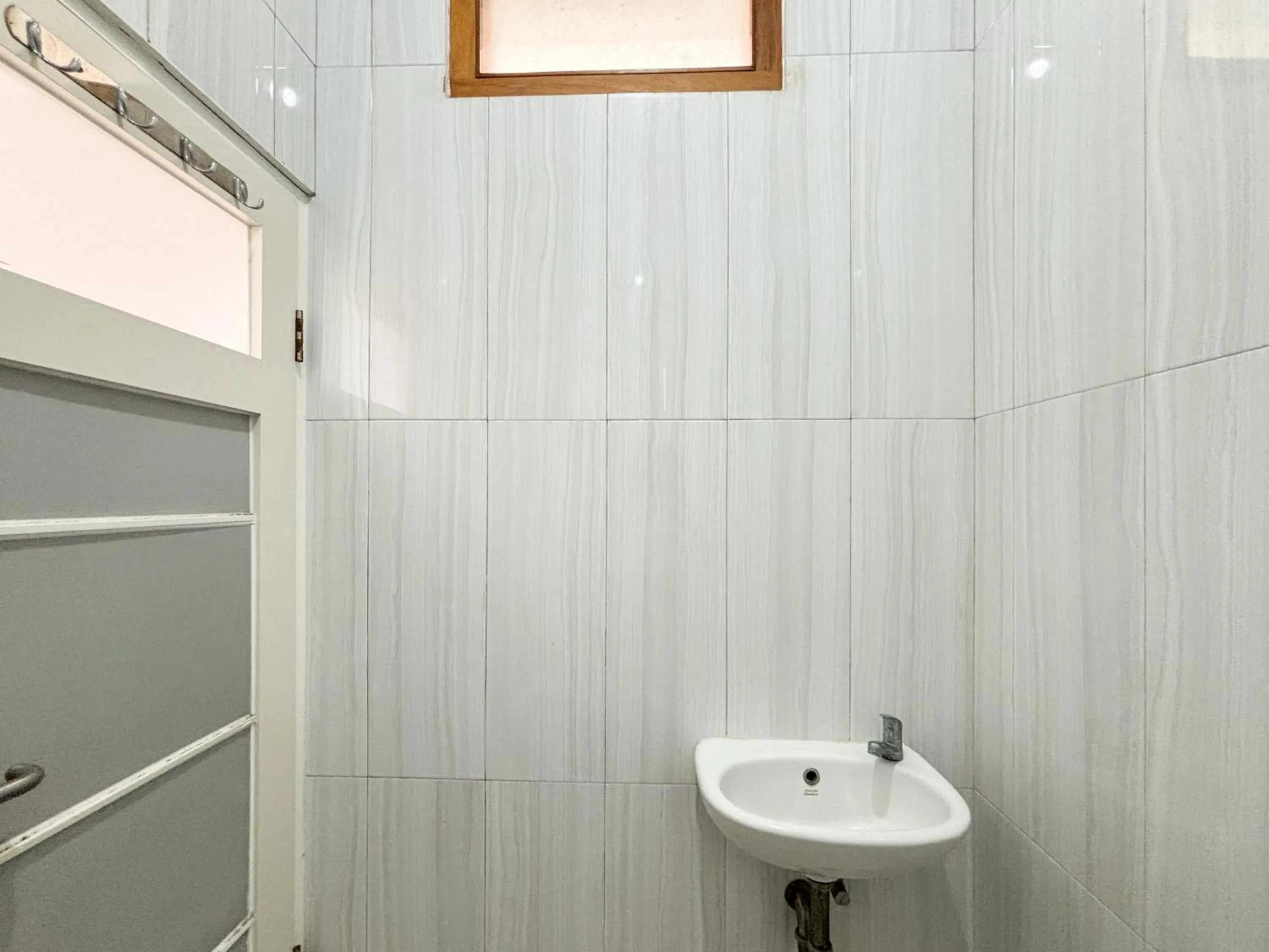 Bathroom in Sofia Residence Syariah Mitra RedDoorz