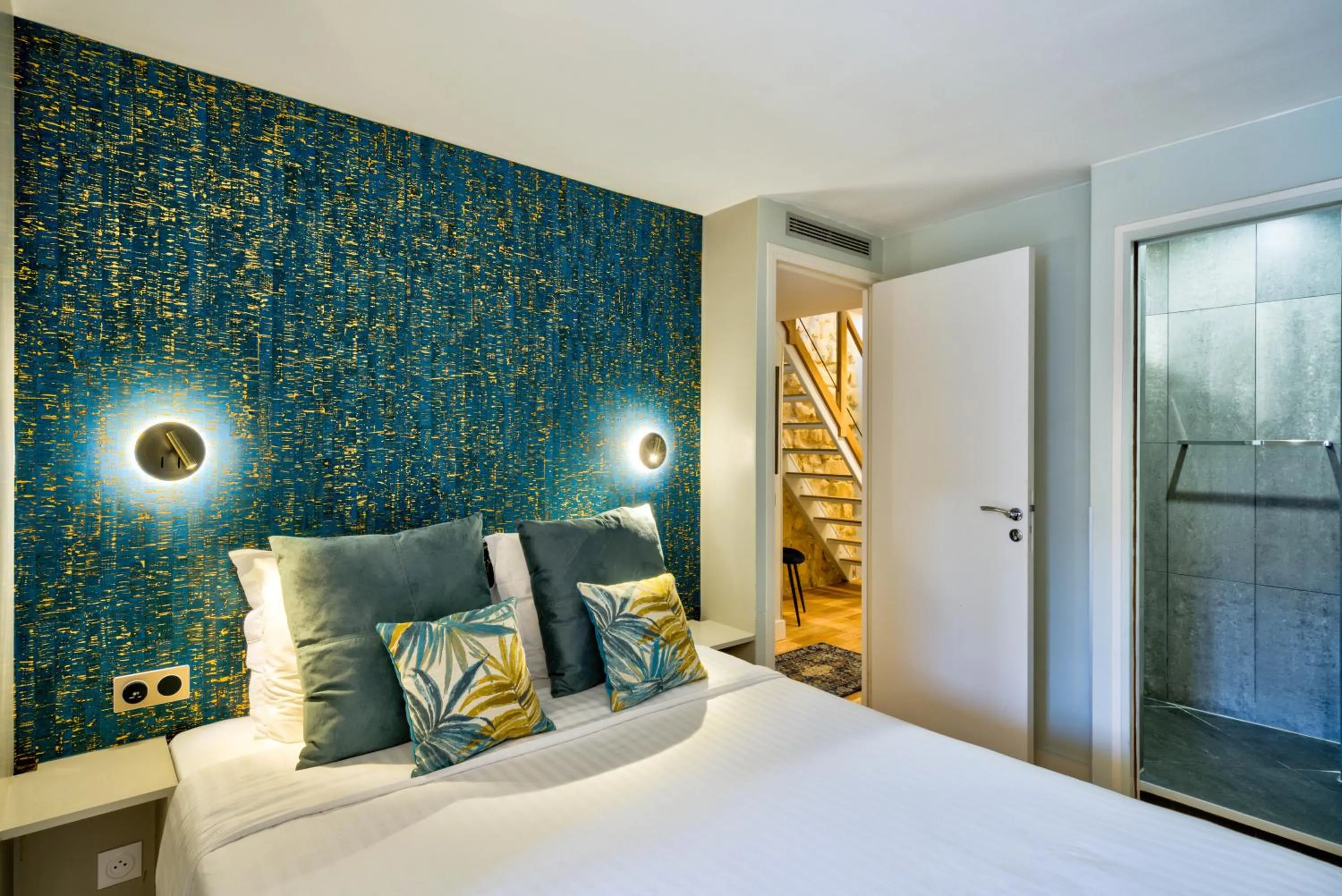 Bed in Apartments Du Louvre St Honoré