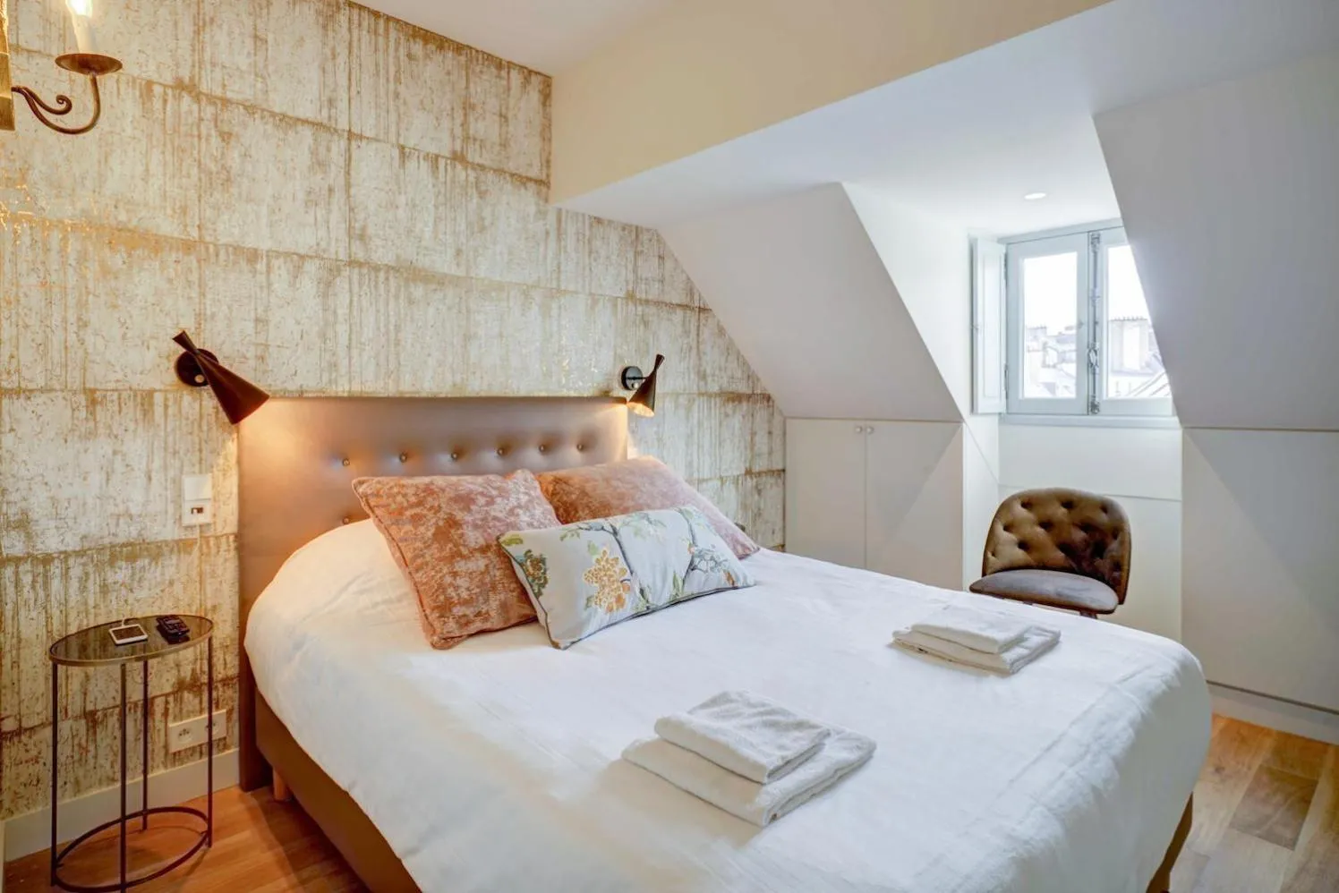 Bed in Apartments Du Louvre St Honoré
