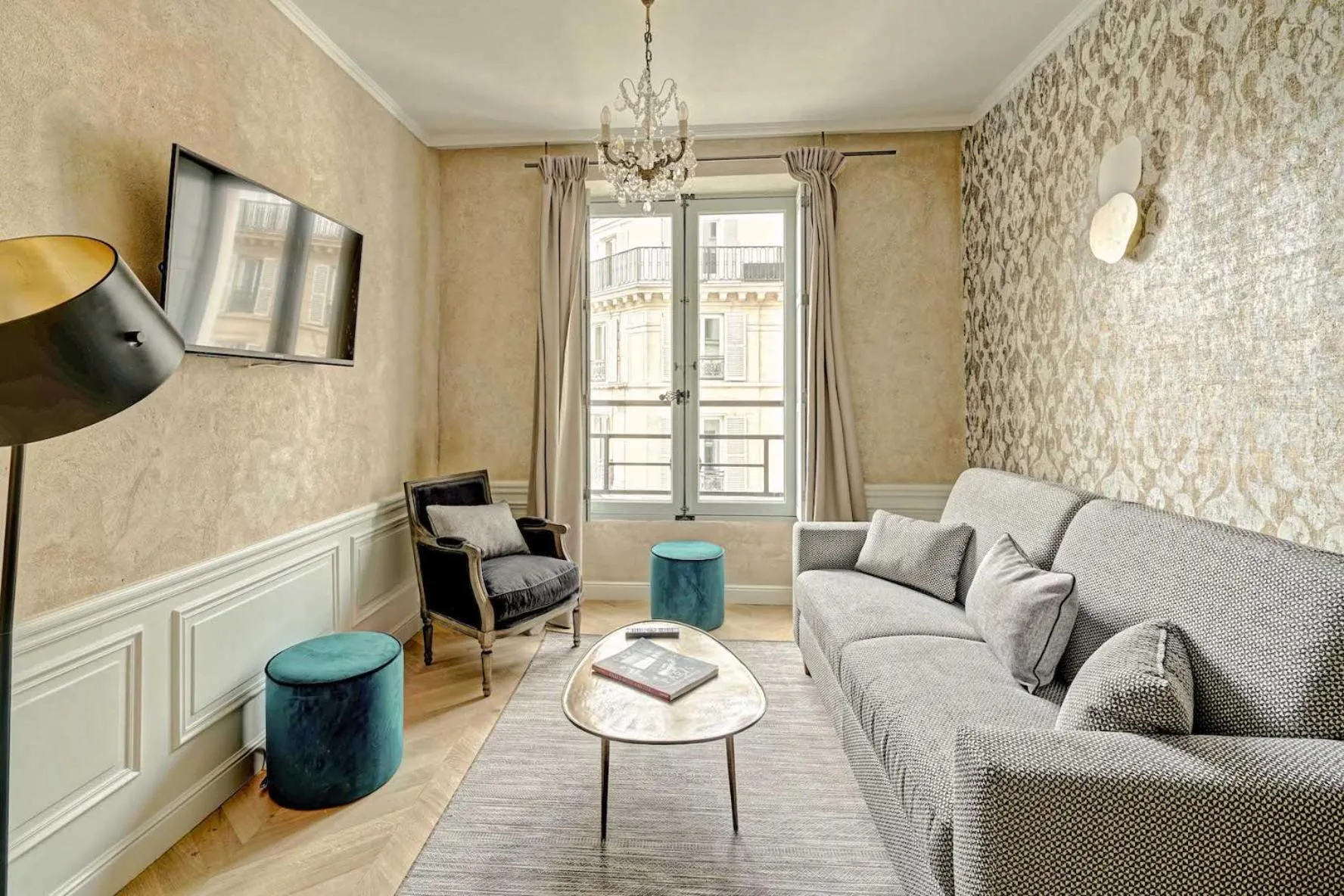 TV and multimedia in Apartments Du Louvre St Honoré