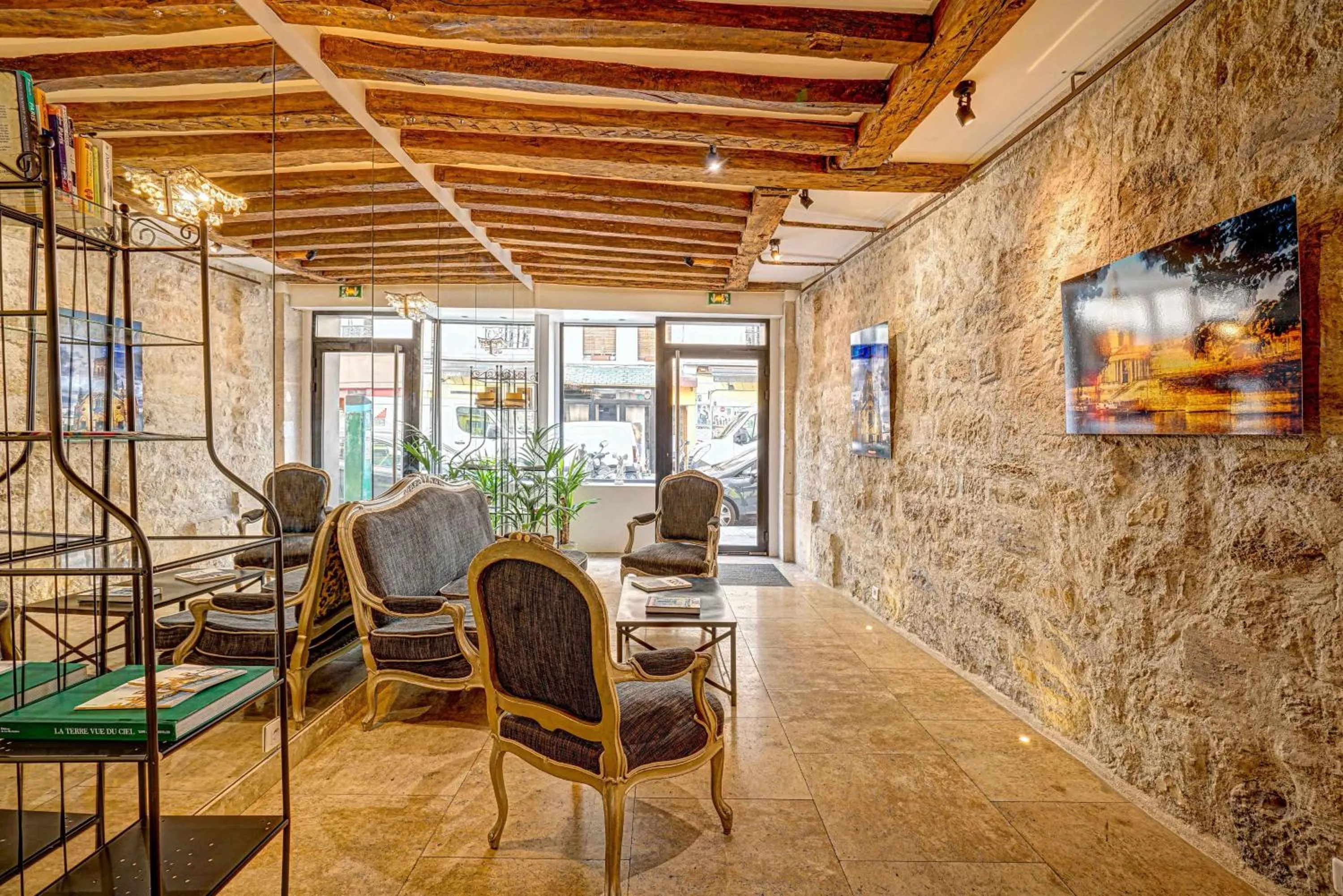 Lobby or reception in Apartments Du Louvre St Honoré