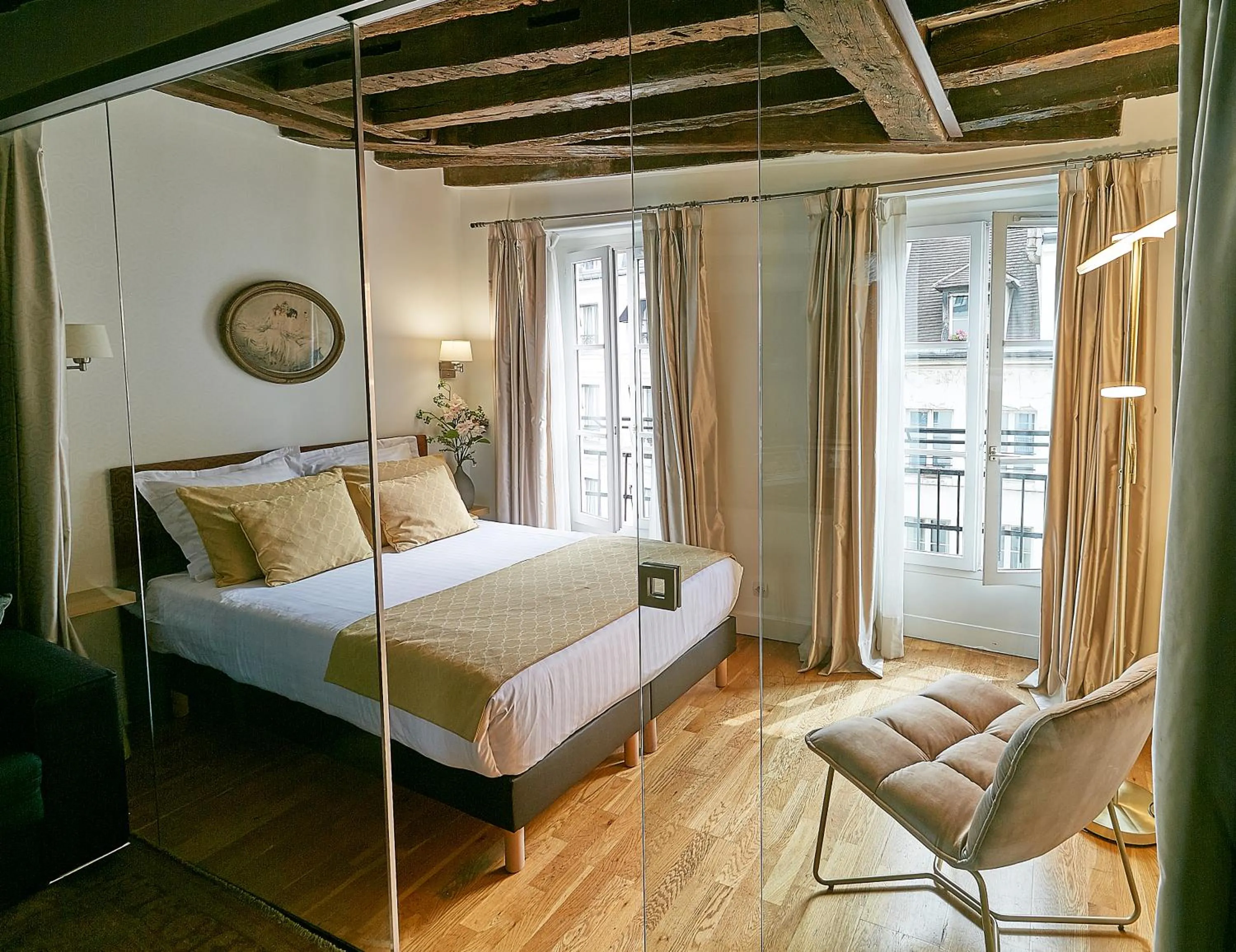 Bedroom, Bed in Apartments Du Louvre St Honoré