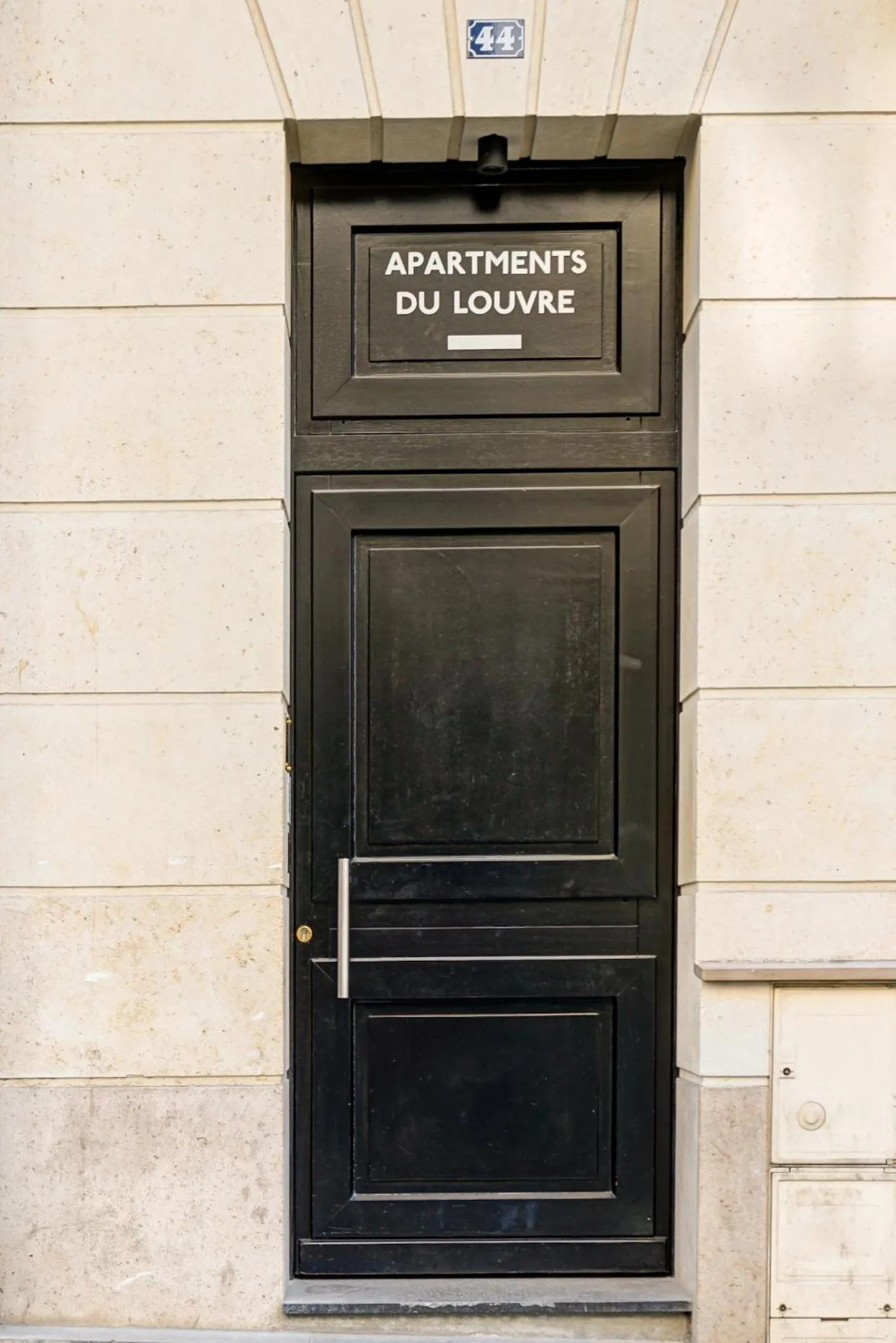 Facade/entrance in Apartments Du Louvre St Honoré