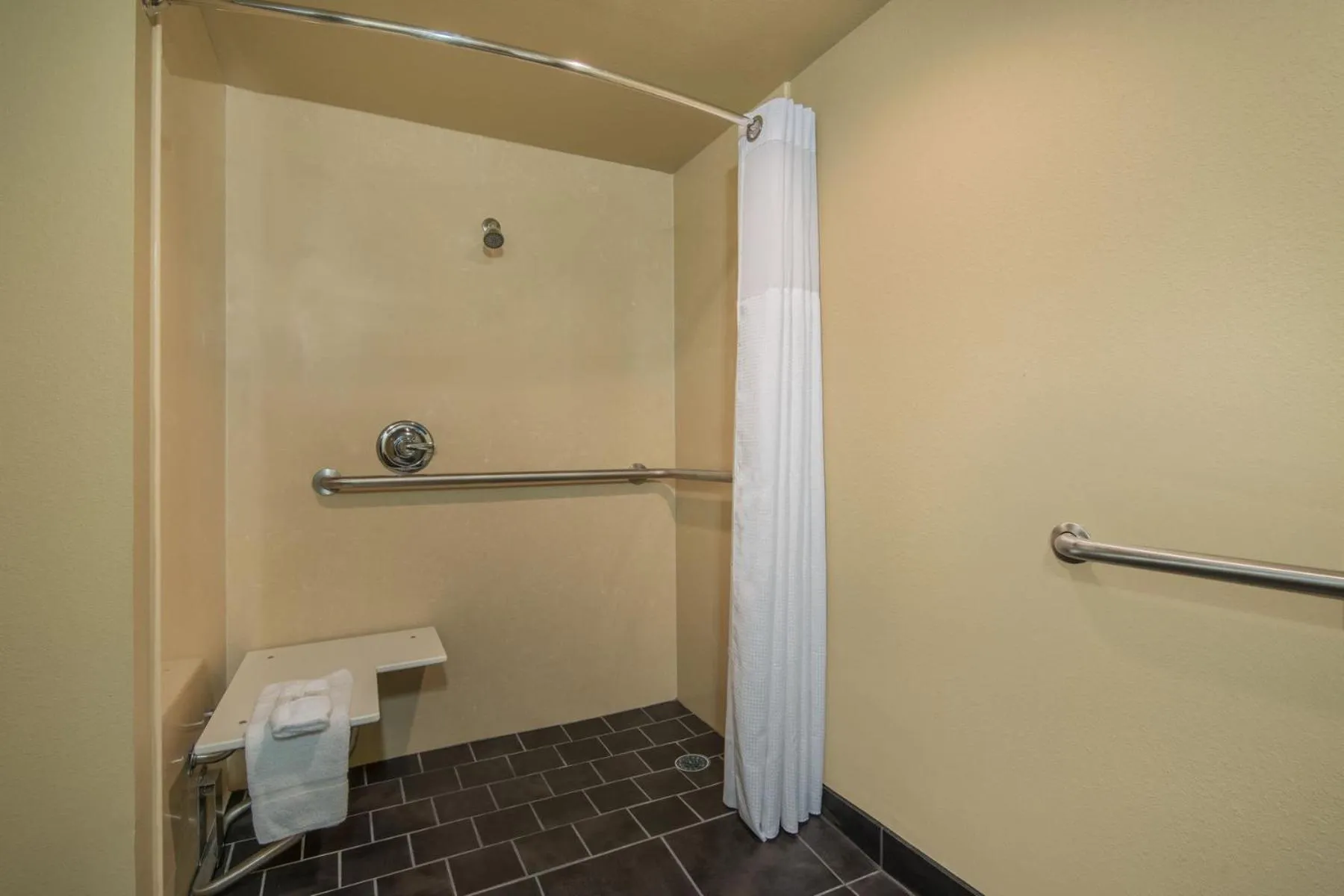 Shower in Wyndham Garden Texarkana